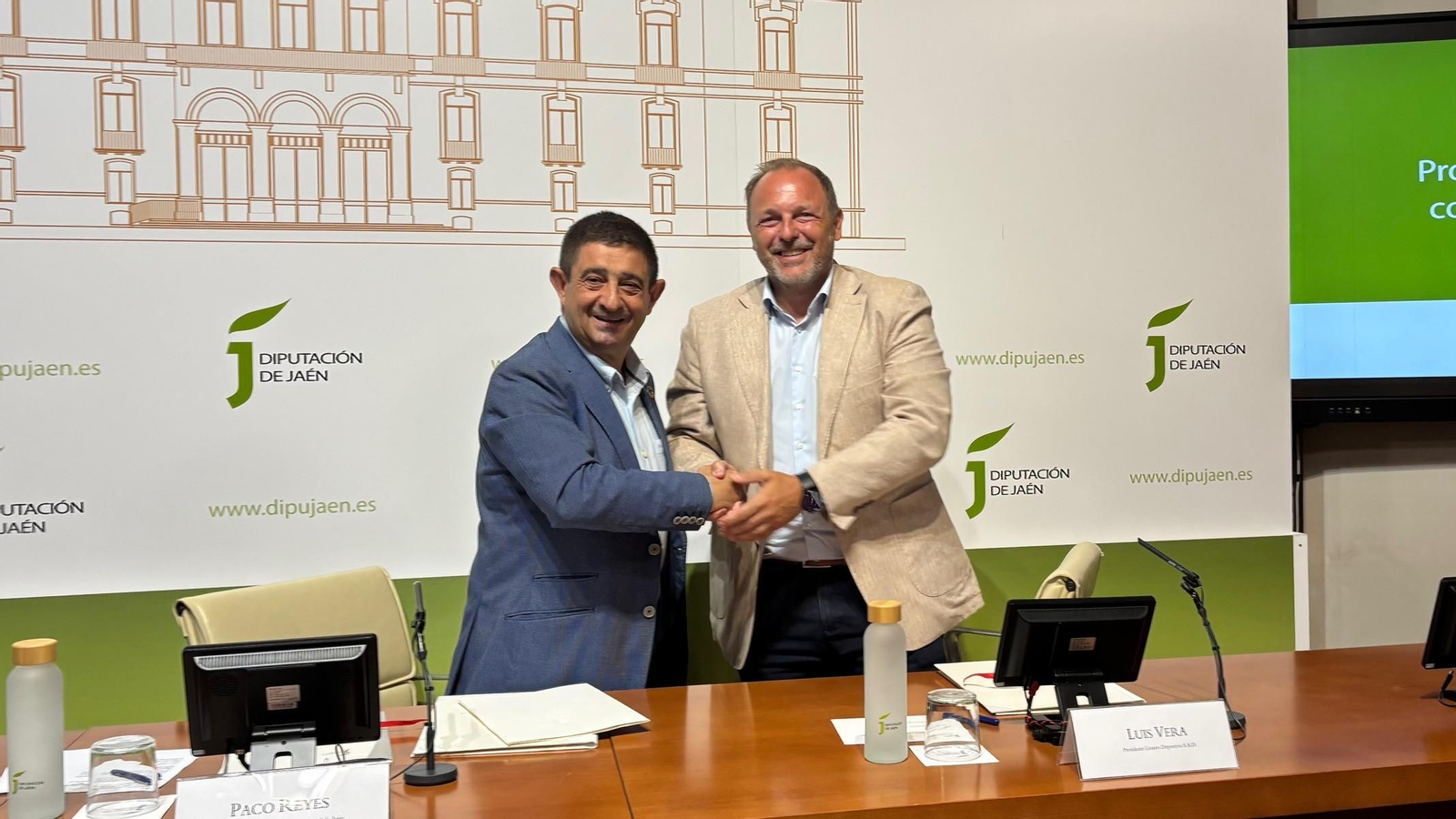 Paco Reyes y Luis Vera, tras el acuerdo.