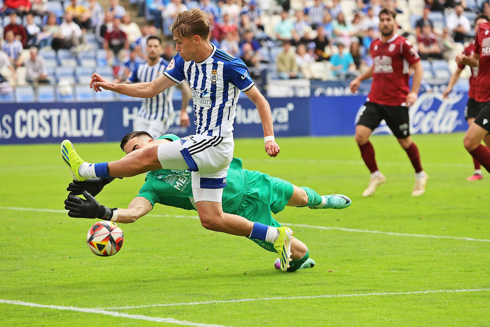 Imágenes del encuentro entre el Recreativo de Huelva y la AD Mérida