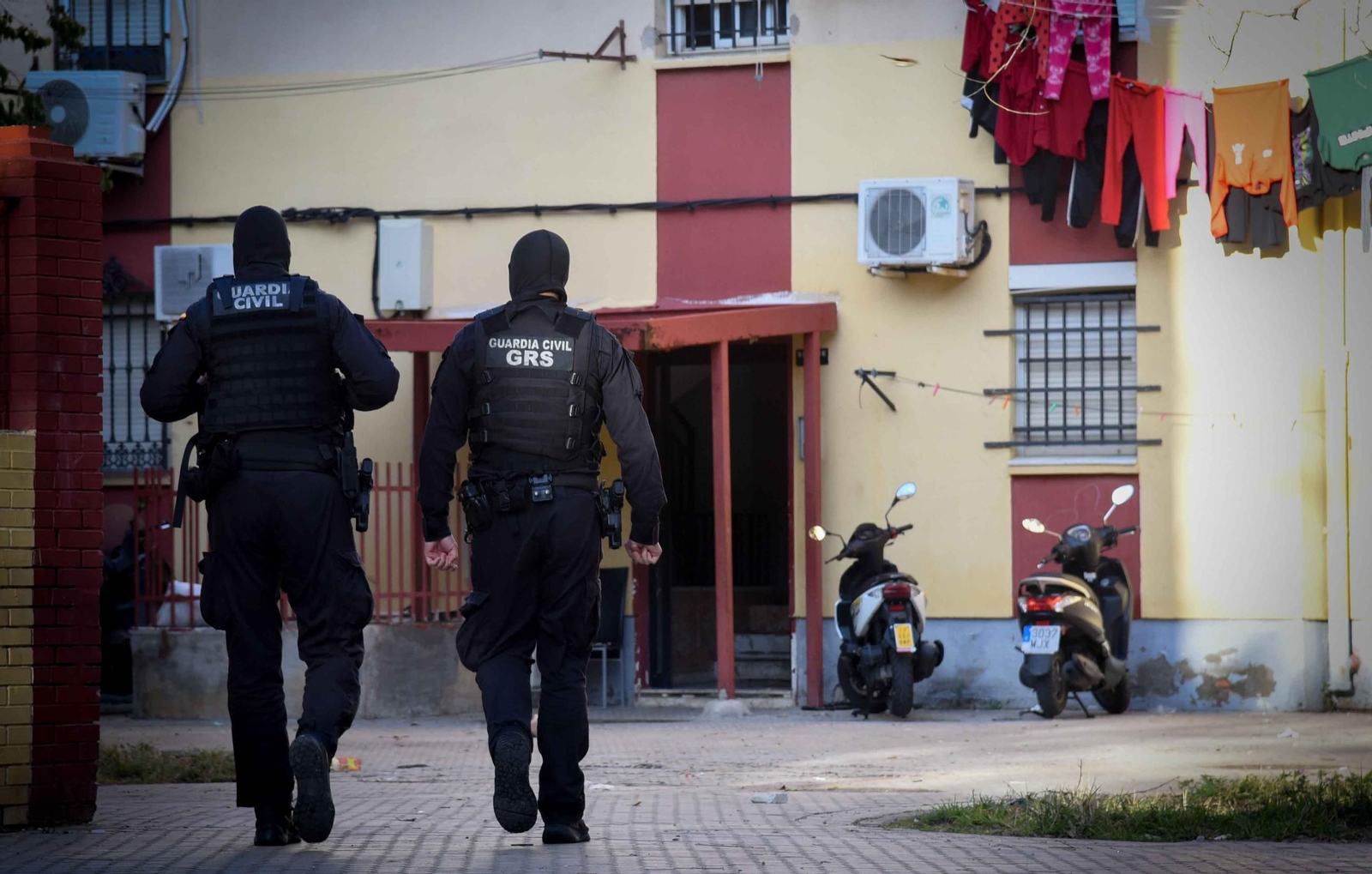 Las imágenes de la operación policial en las Tres Mil Viviendas