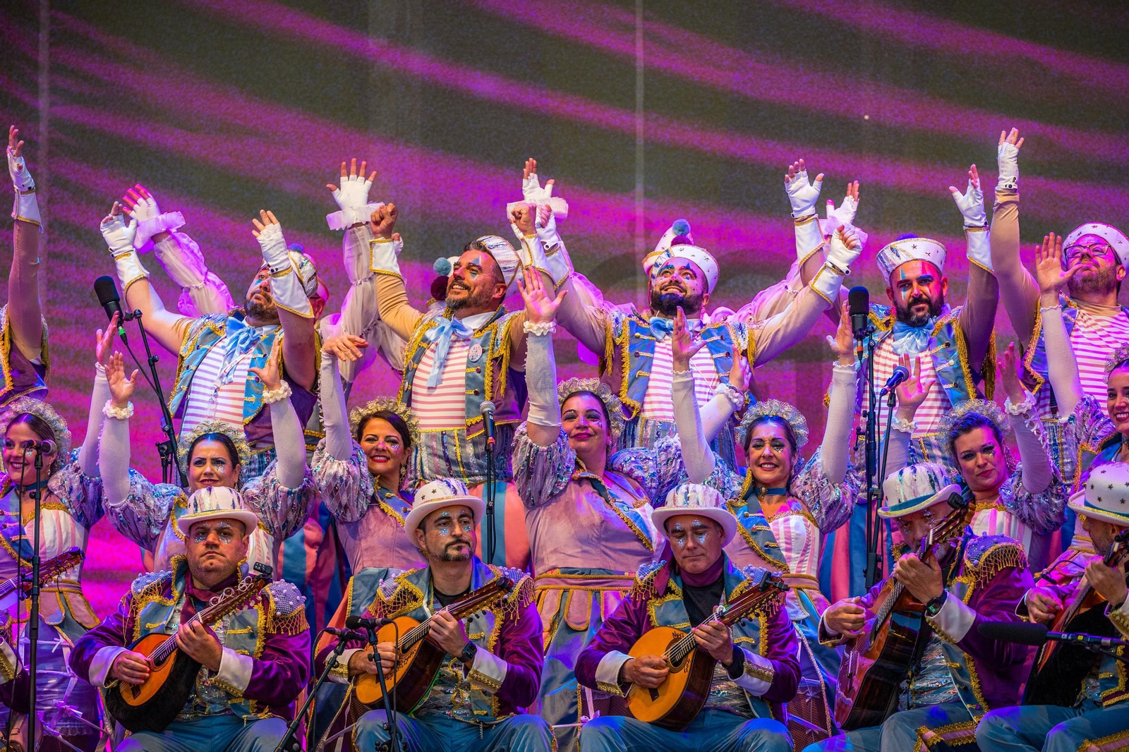 El Carnaval, de vuelta a la plaza del Rey de San Fernando: la chirigota del Yuyu abre el fin de semana