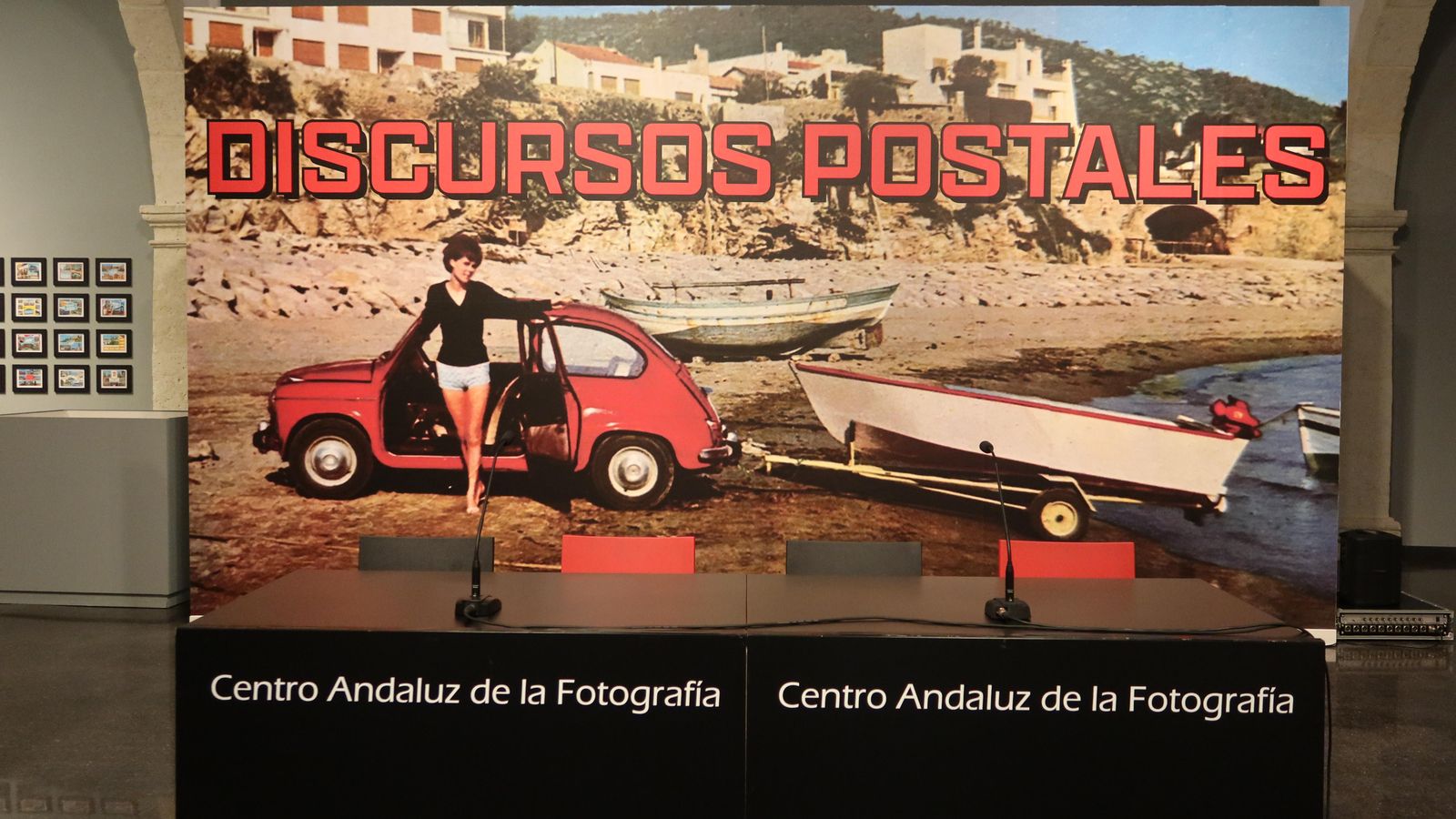 Cartel de la exposición ‘Discursos postales’.