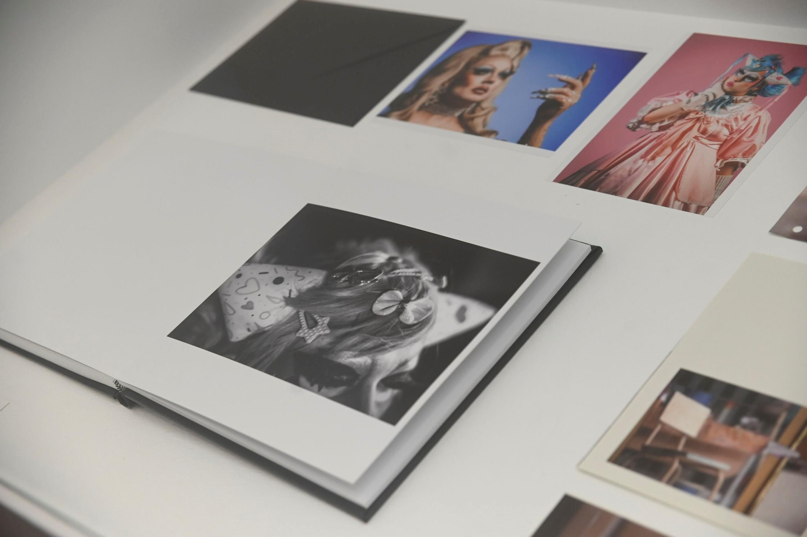 La exposición de fotografía del alumnado de la Escuela de Arte Mateo Inurria, en imágenes