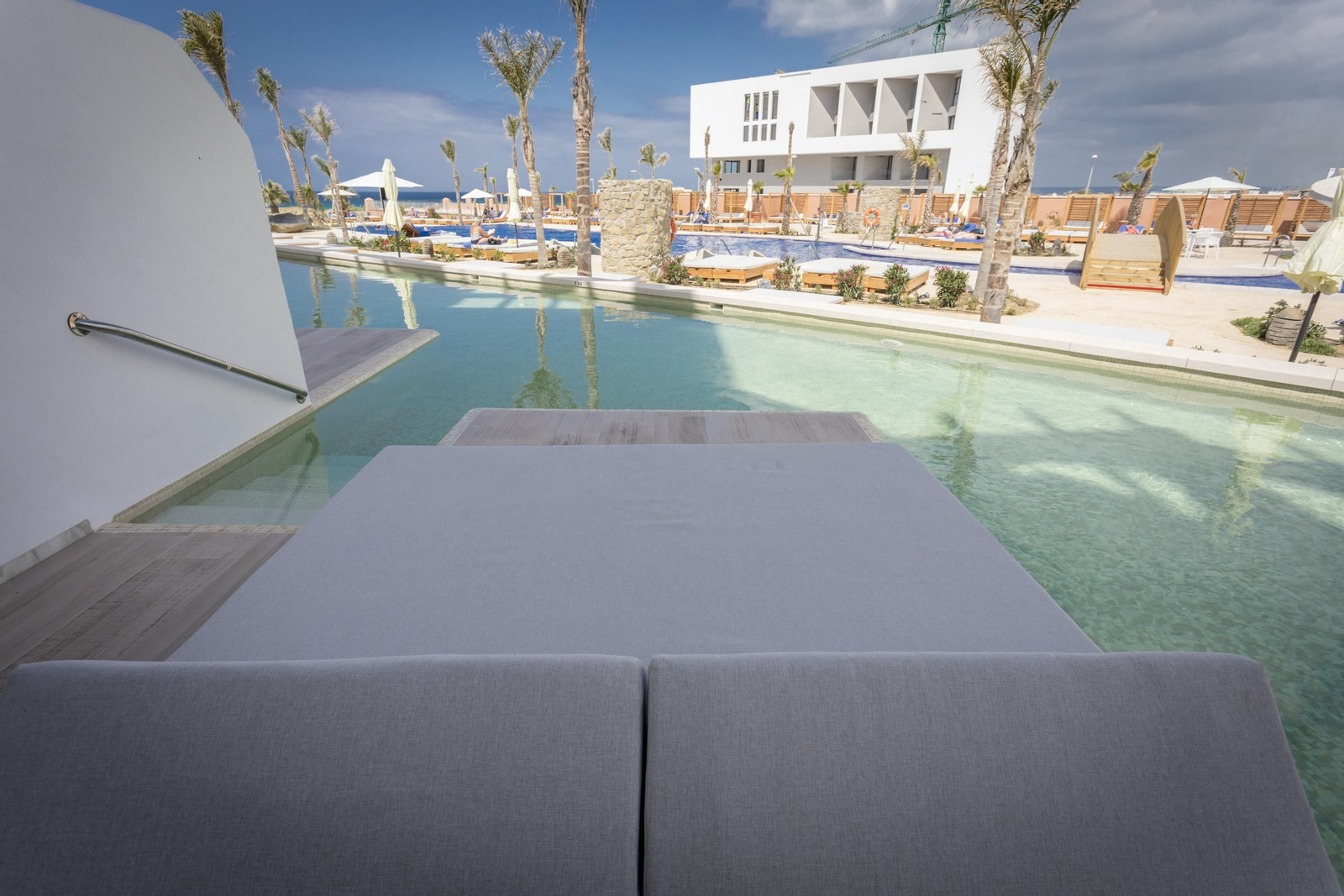 El hotel Zahara Beach & Spa, en imágenes