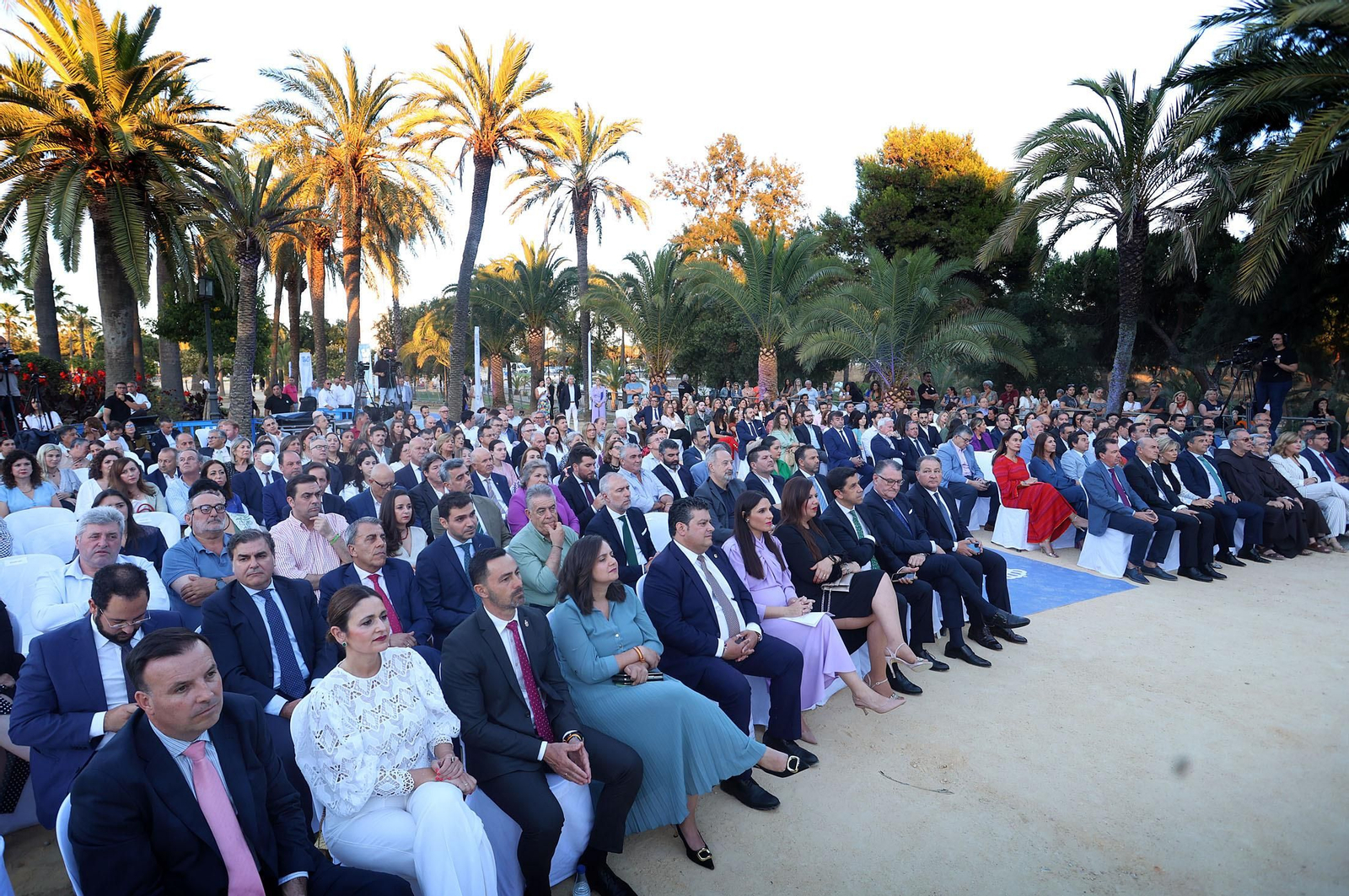 Manuel Carrasco apadrina la presentación de la Agencia Destino Huelva, en imágenes