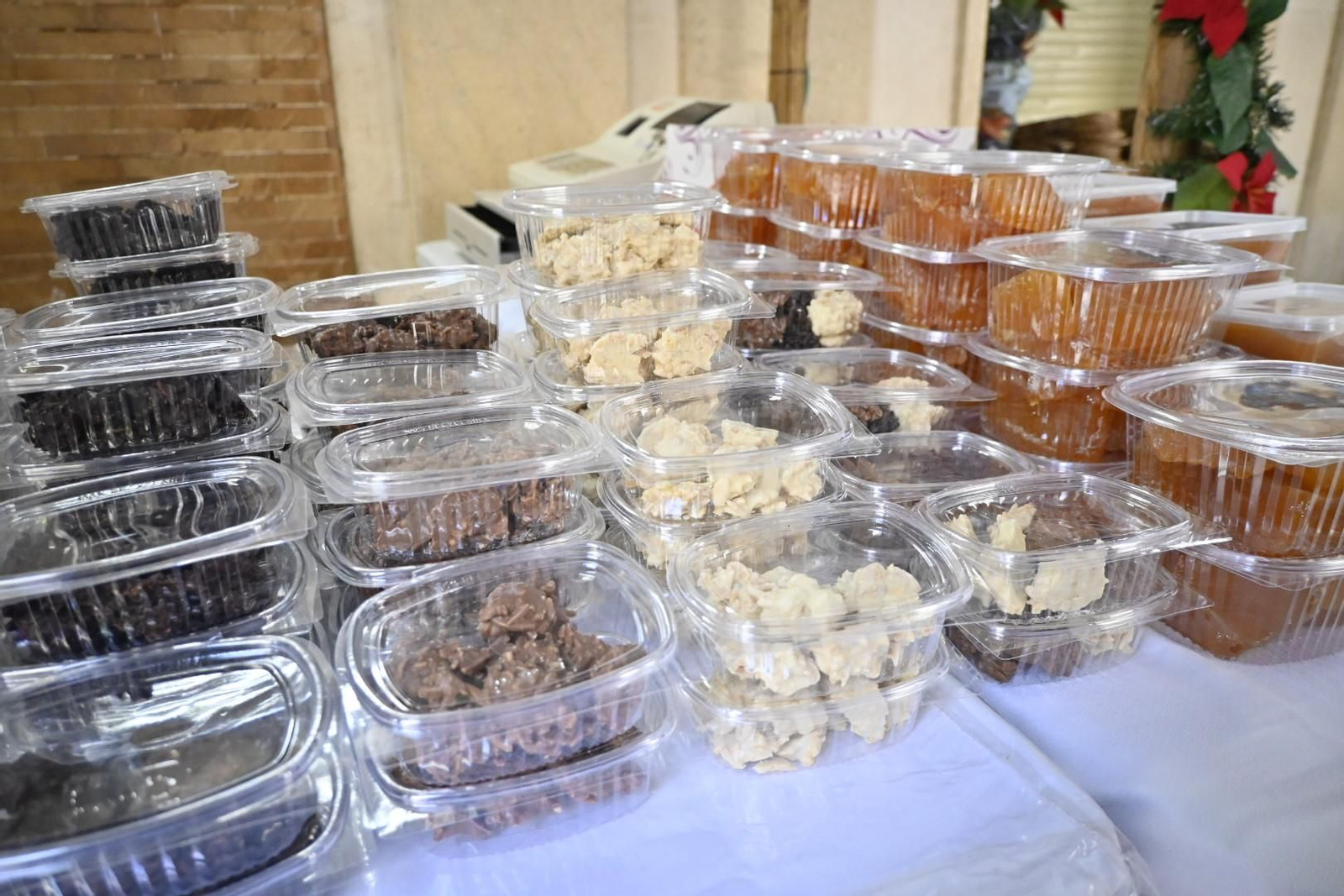 Imágenes de la XVI Muestra de Dulces y Vinos Navideños de la provincia de Huelva