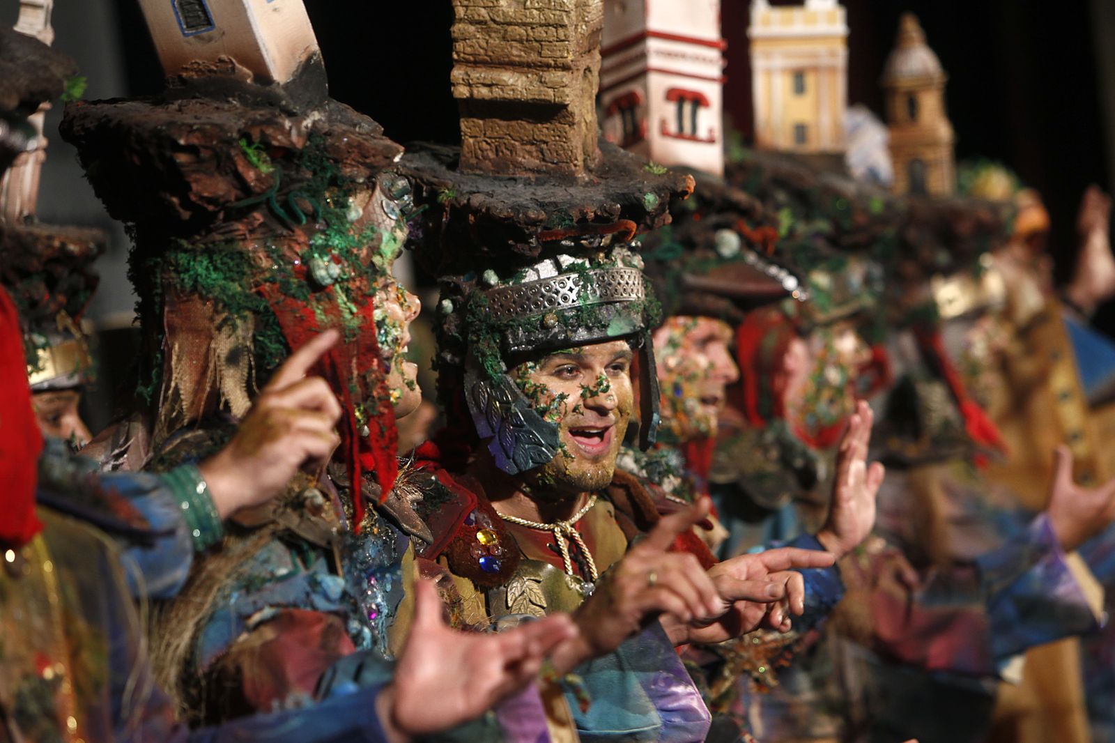 Las imágenes de la décimo sexta función de clasificatorias