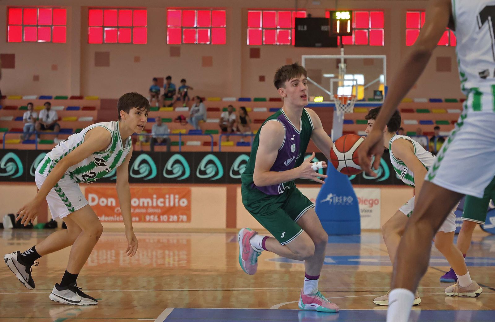 Imágenes de la jornada final del CADEBA infantil masculino de baloncesto en La Línea