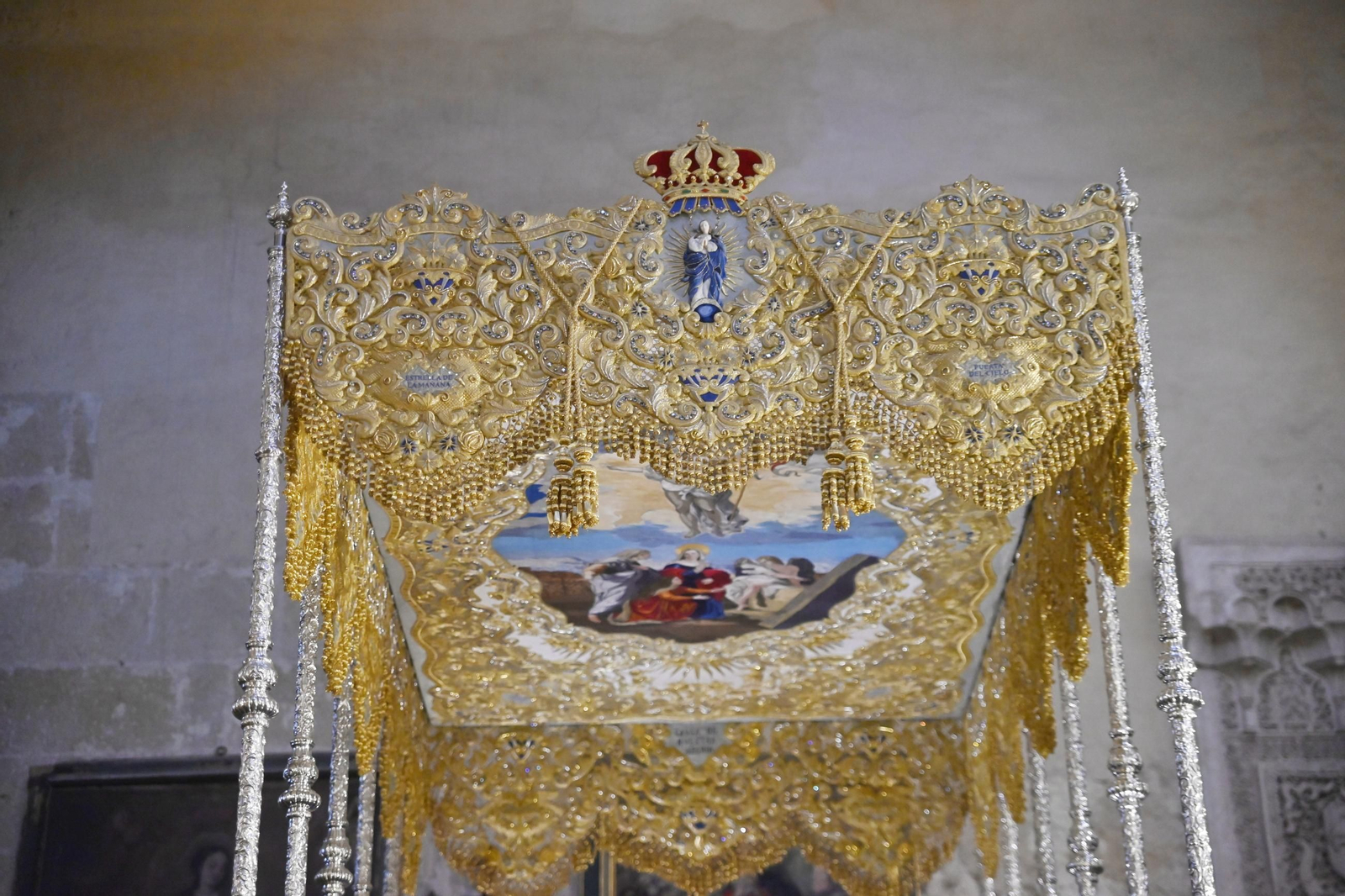 Las mejores imágenes del nuevo palio de la Virgen de la Alegría de Córdoba