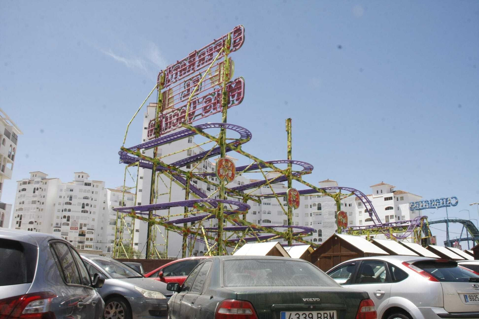 Una imagen de las atracciones instaladas sin licencia en Valdelagrana en el verano de 2020.