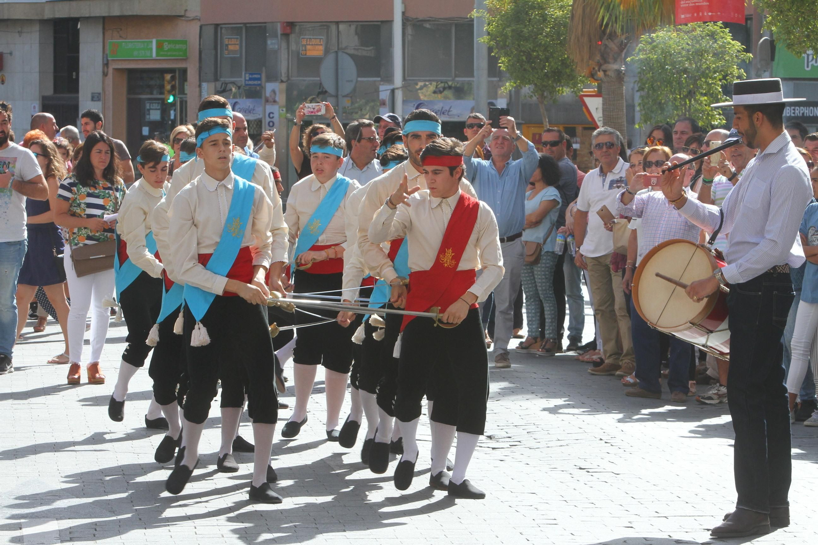 Imágenes del desfile Iberoamericano de bailes.