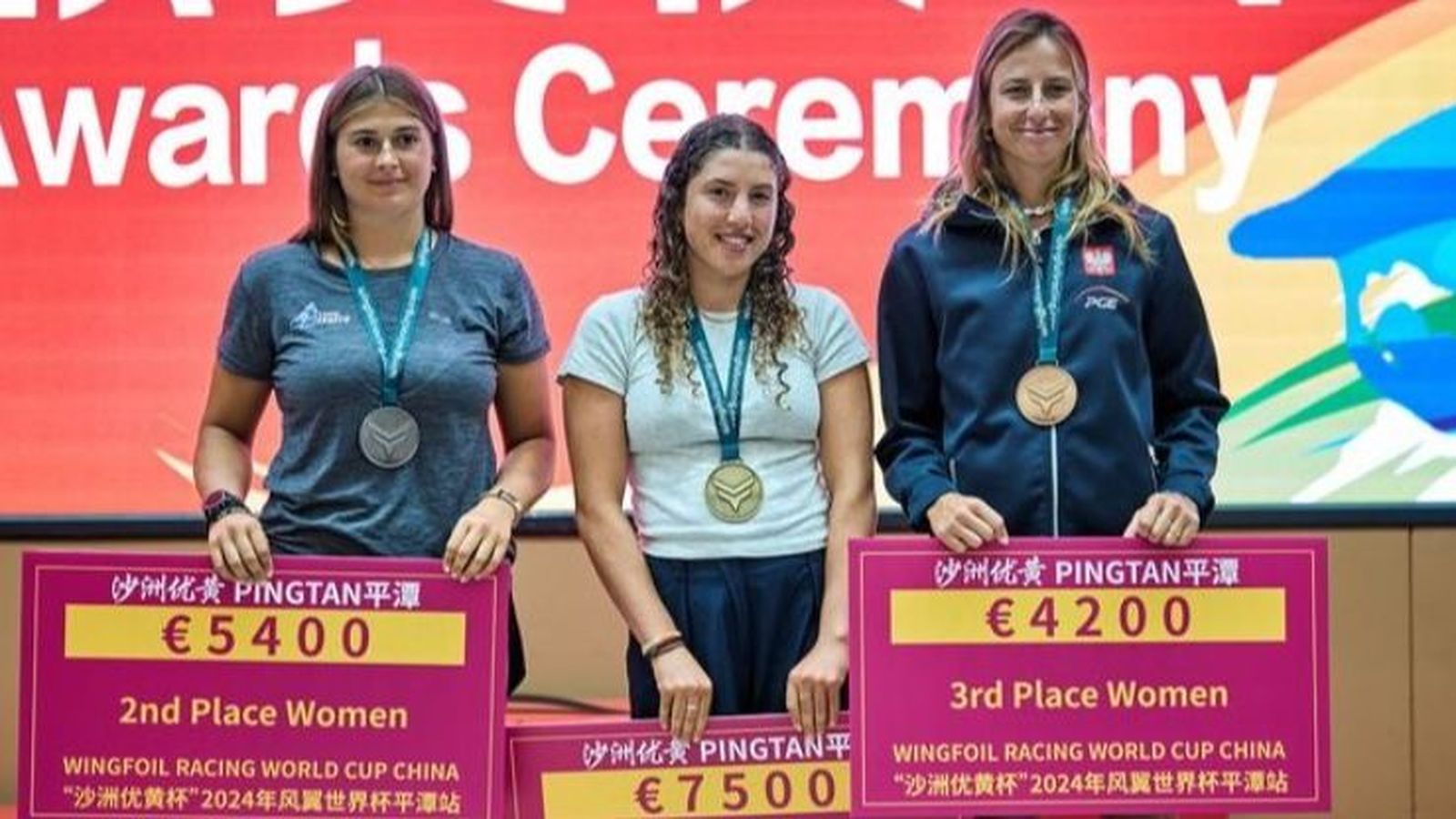 El podio de la prueba de China, con Nia Suardiaz en el centro