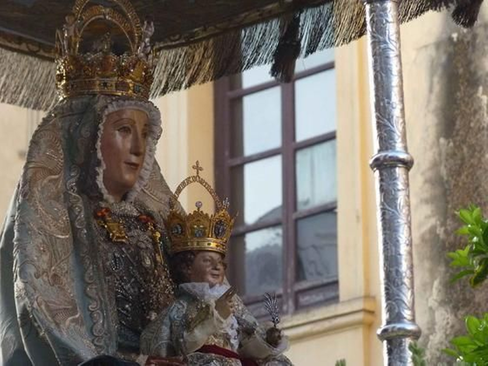 La procesión de la Virgen de los Reyes vista por Ruesga Bono.

Foto: Ruesga Bono