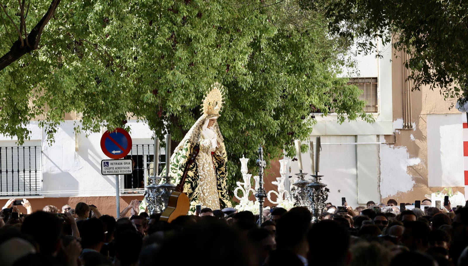 Fotos de la Misión de la Esperanza de Triana: del Tiro de Línea a las Letanías