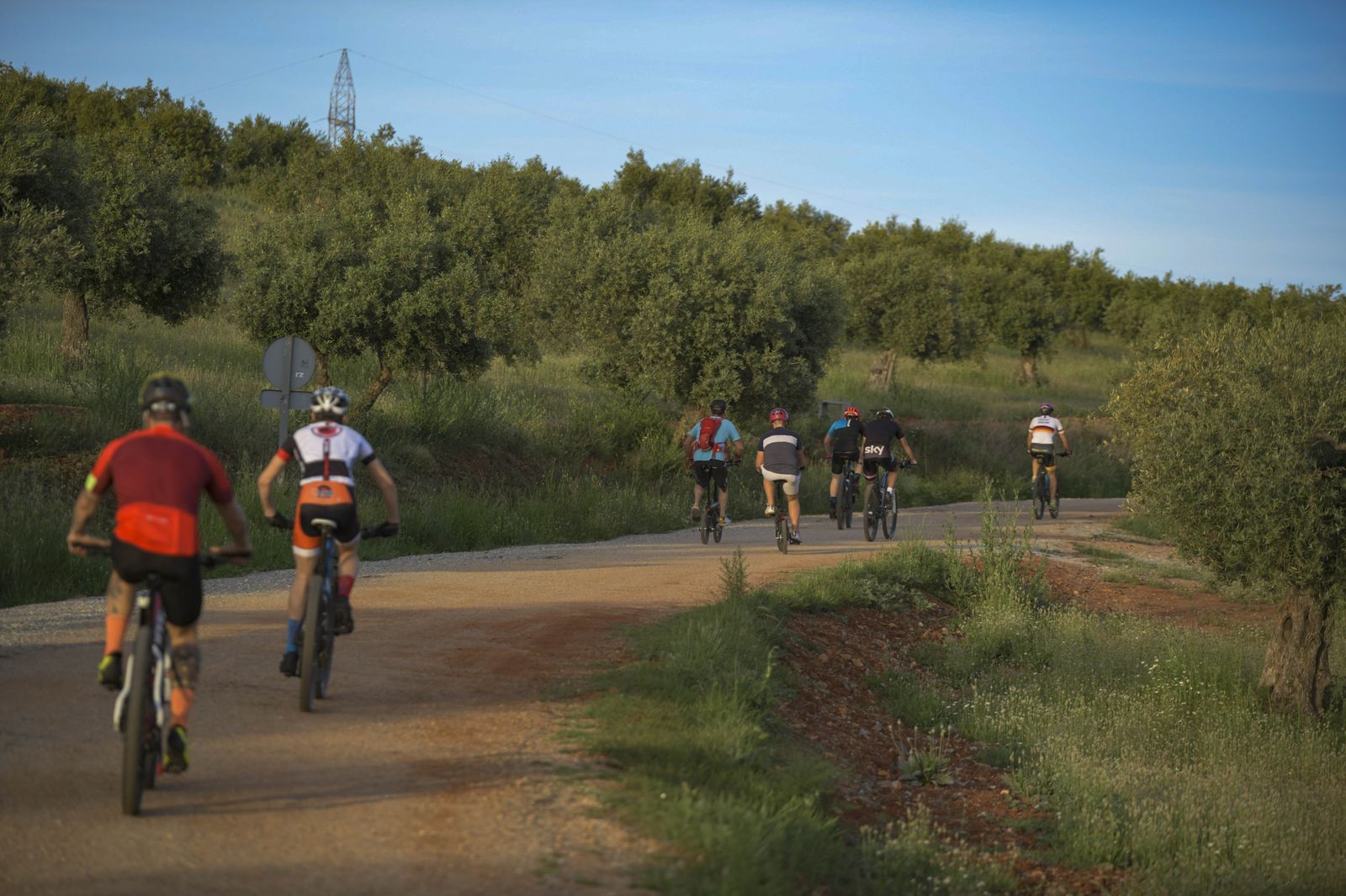 La desescalada se desmadra en Granada: bañistas en el río Genil