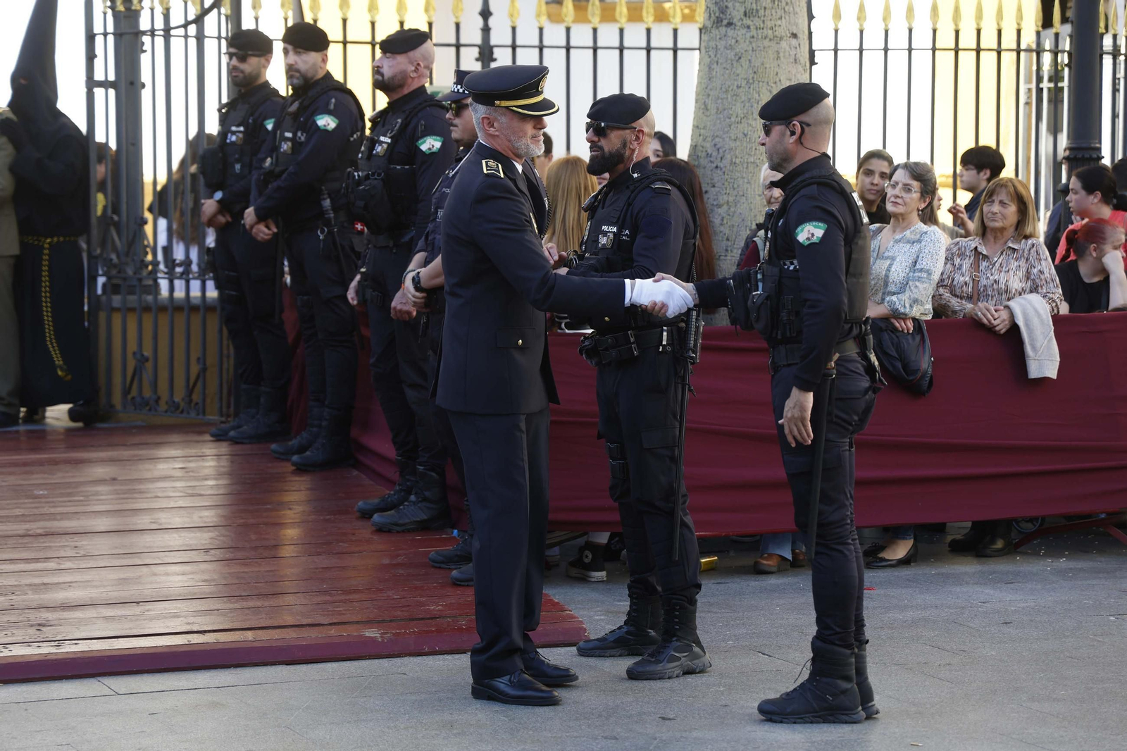Fotos del Viernes Santo en La Línea: Cristo del Mar, Soledad y Santo Entierro, Cristo del Amor y Amargura