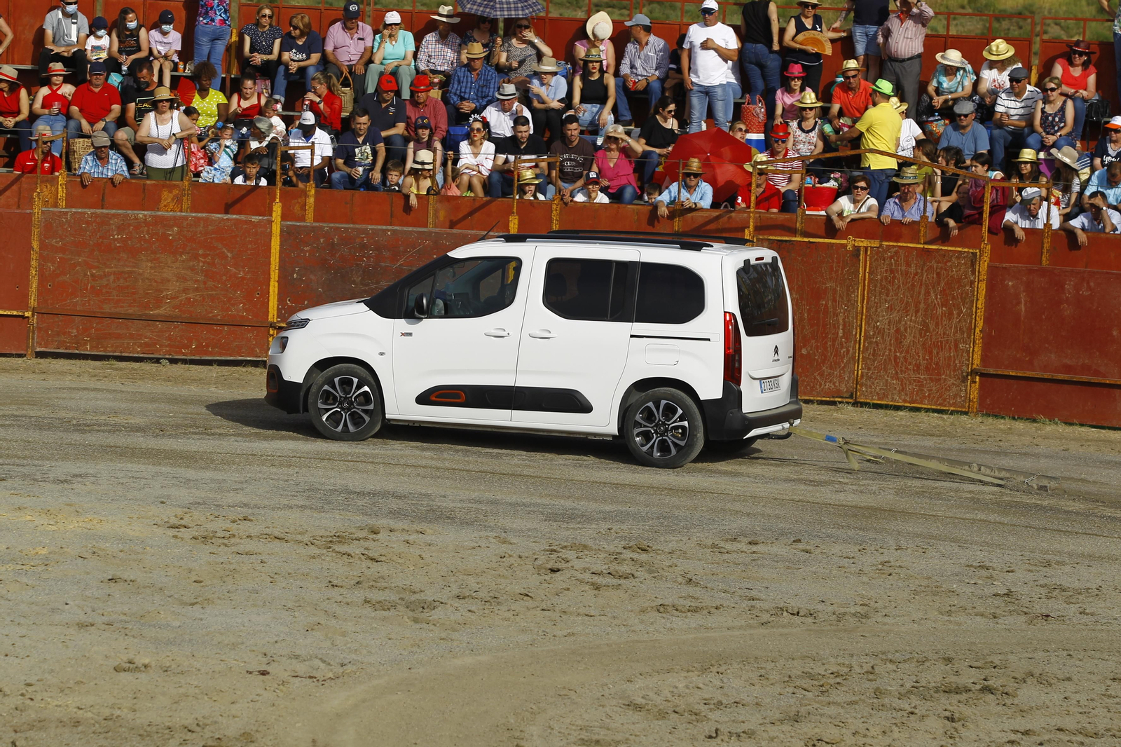 Imágenes de la corrida de toros en las Fiestas de Abrucena.