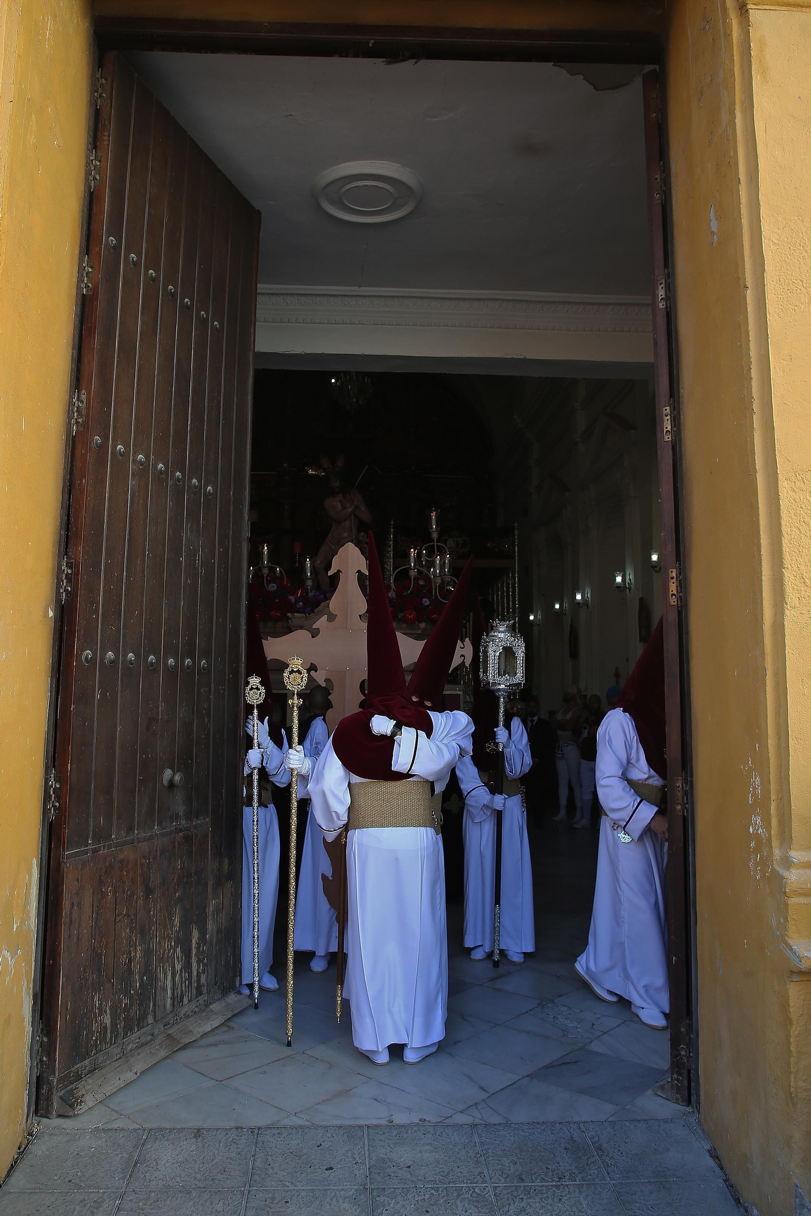 Fotos del Lunes Santo en Algeciras: Coronado de Espinas y La Columna