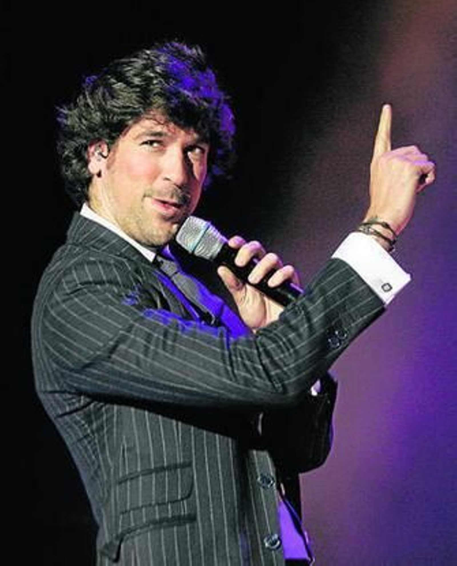 El cantante sevillano Manuel Lombo (Dos Hermanas, 1979). El cantante sevillano Manuel Lombo (Dos Hermanas, 1979).