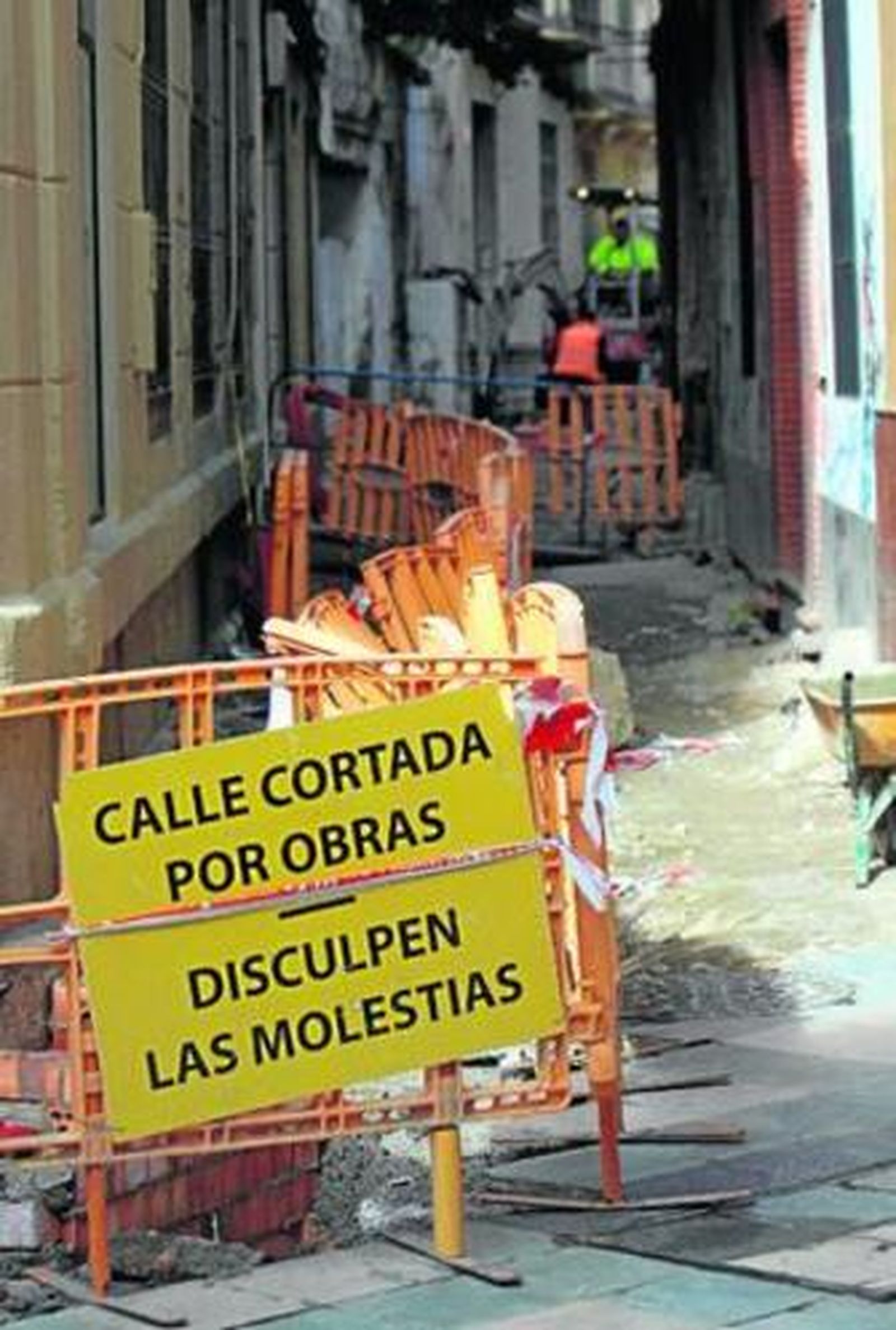 Cartel informativo sobre las obras en la zona del centro.
