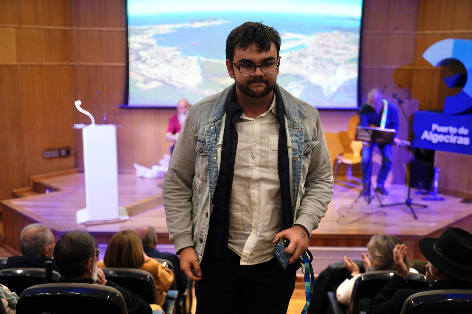 Fotos de la entrega del premio Ateneo José Román de Algeciras 2025 a Juan Moya