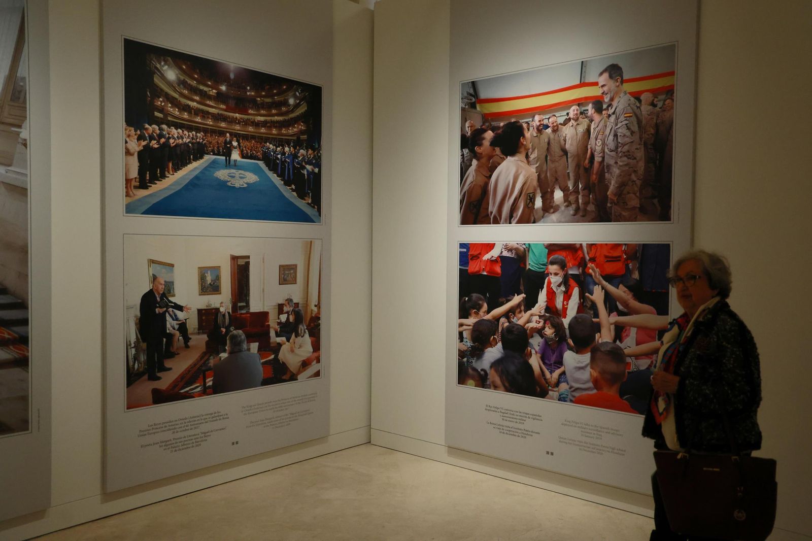La nueva exposición del Museo de Málaga 'Felipe VI: Una década de la historia de la corona de España', en imágenes