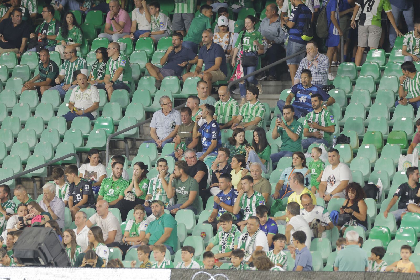 Búscate en las fotos del Betis-Valencia