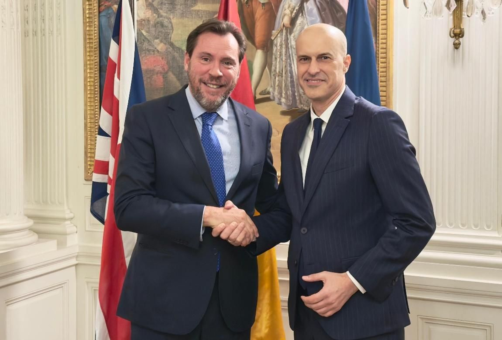 Víctor Jiménez, a la derecha, junto a Óscar Puente. Víctor Jiménez, a la derecha, junto a Óscar Puente.