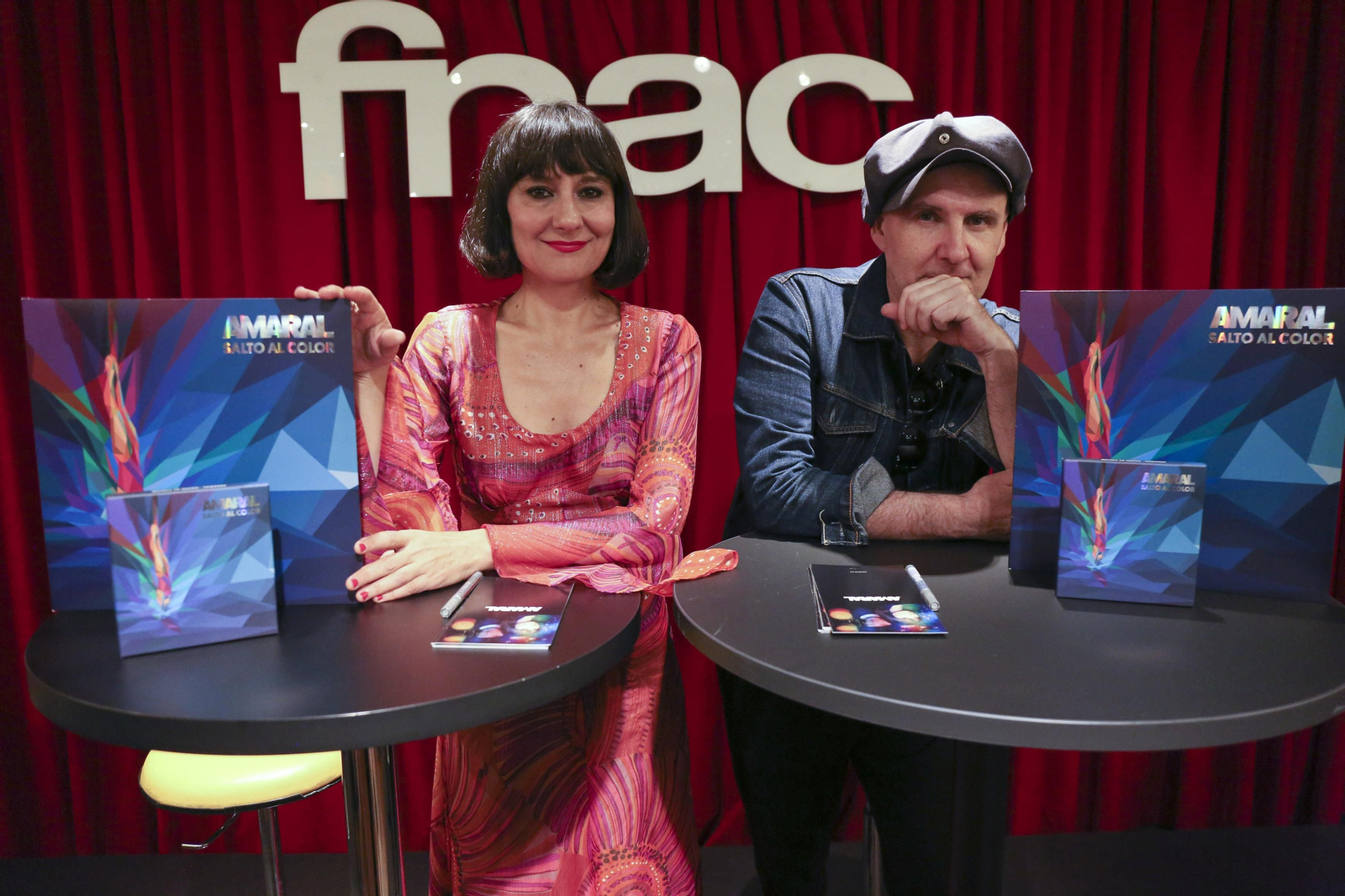 Juan Aguirre y Eva Amaral, este lunes, en el fórum Fnac Málaga.