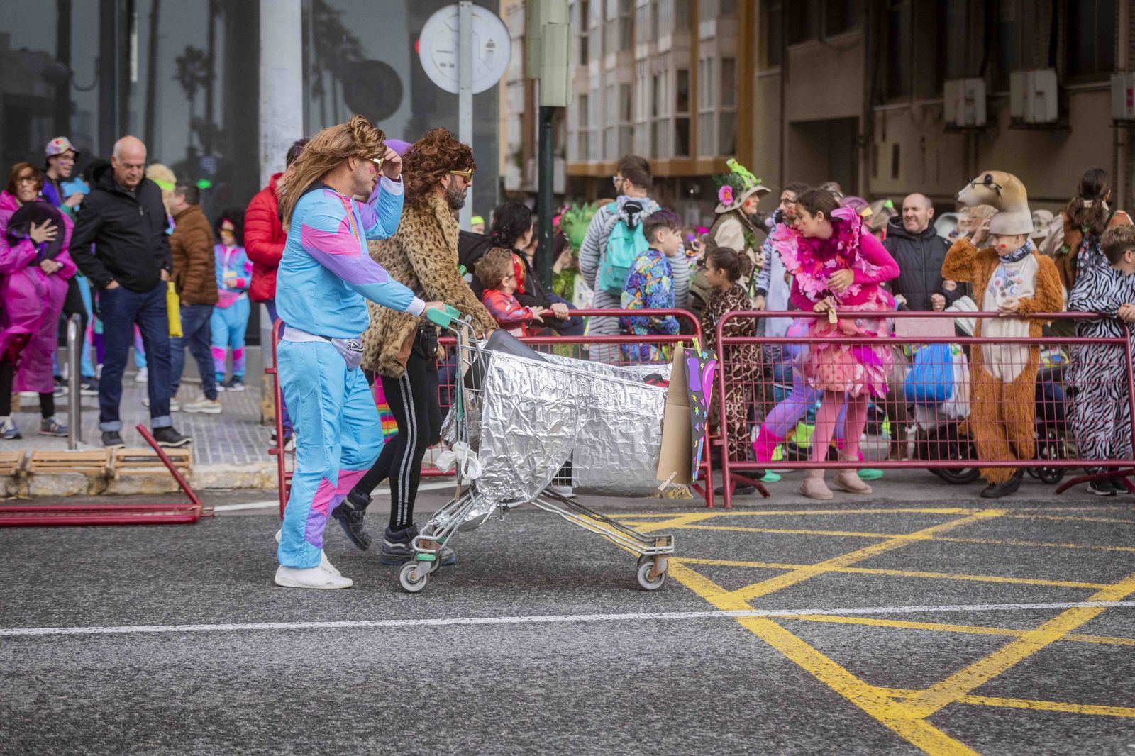 La Cabalgata Magna del Carnaval de Cádiz 2024, en imágenes