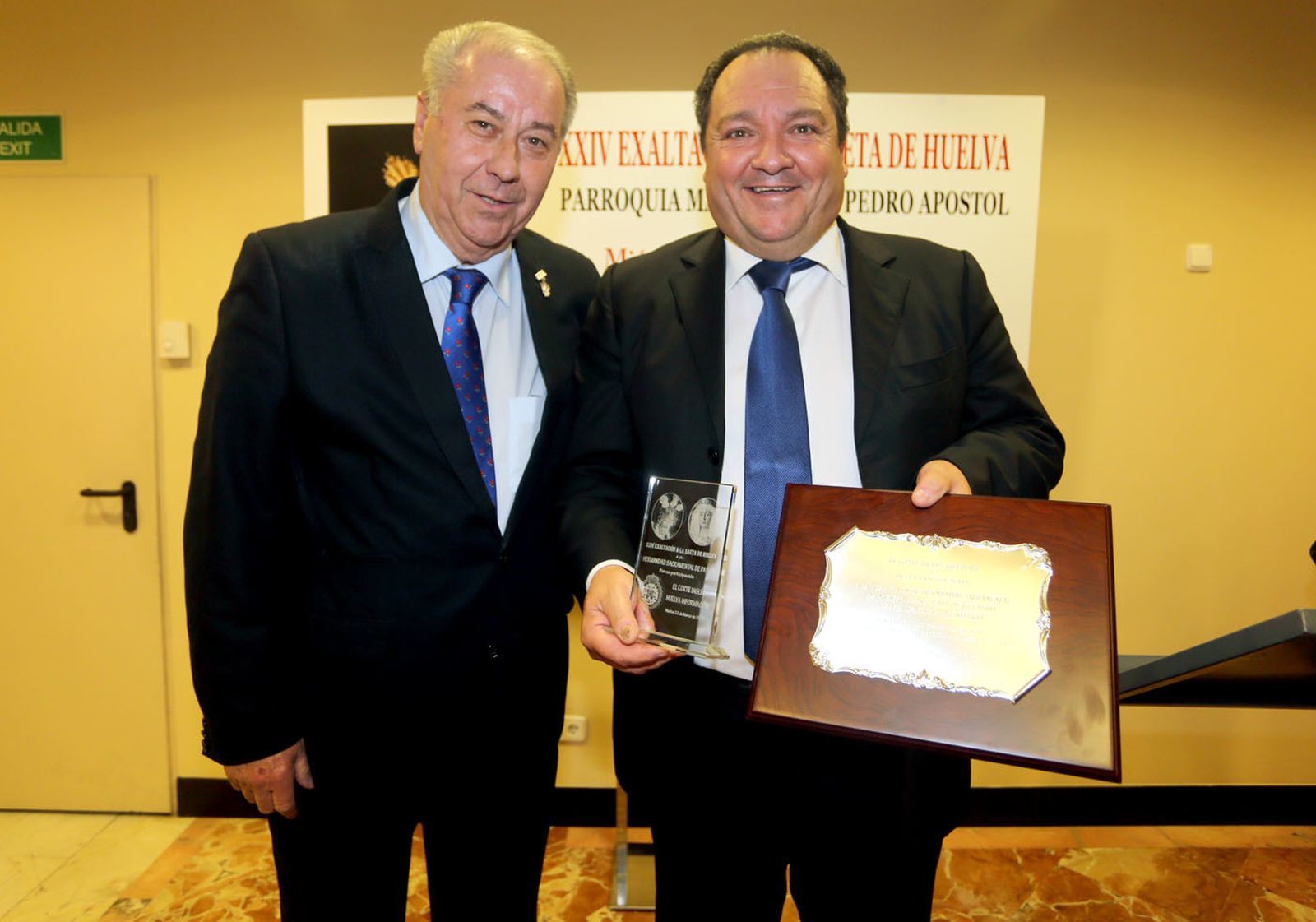 Entrega de recuerdos de la 24ª edición de la Exaltación a la Saeta de Huelva