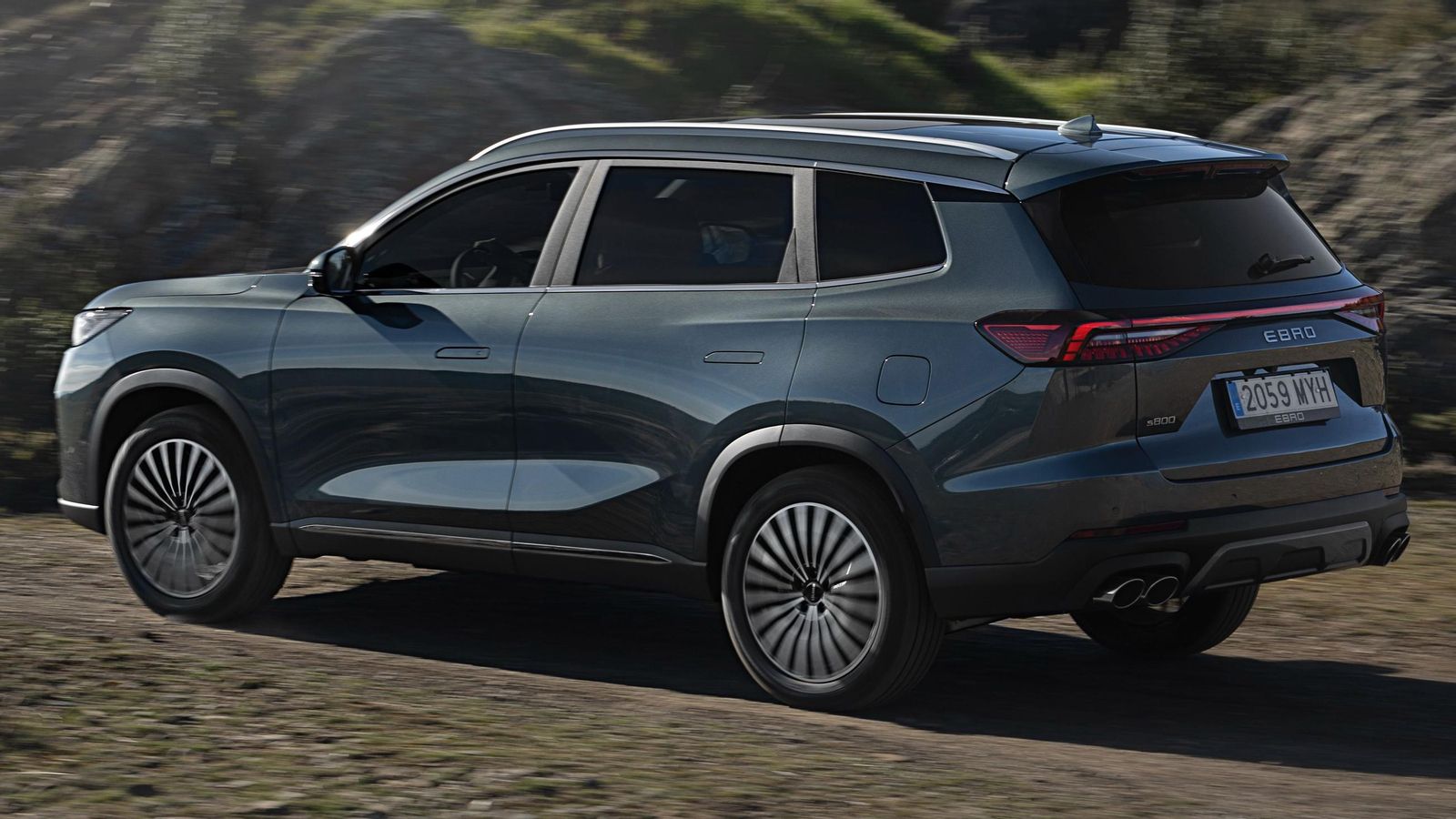 Visto desde cualquier perspectiva este nuevo Ebro es un coche con empaque y de presencia sólida. Llega a un segmento muy competido, el de los SUV D.