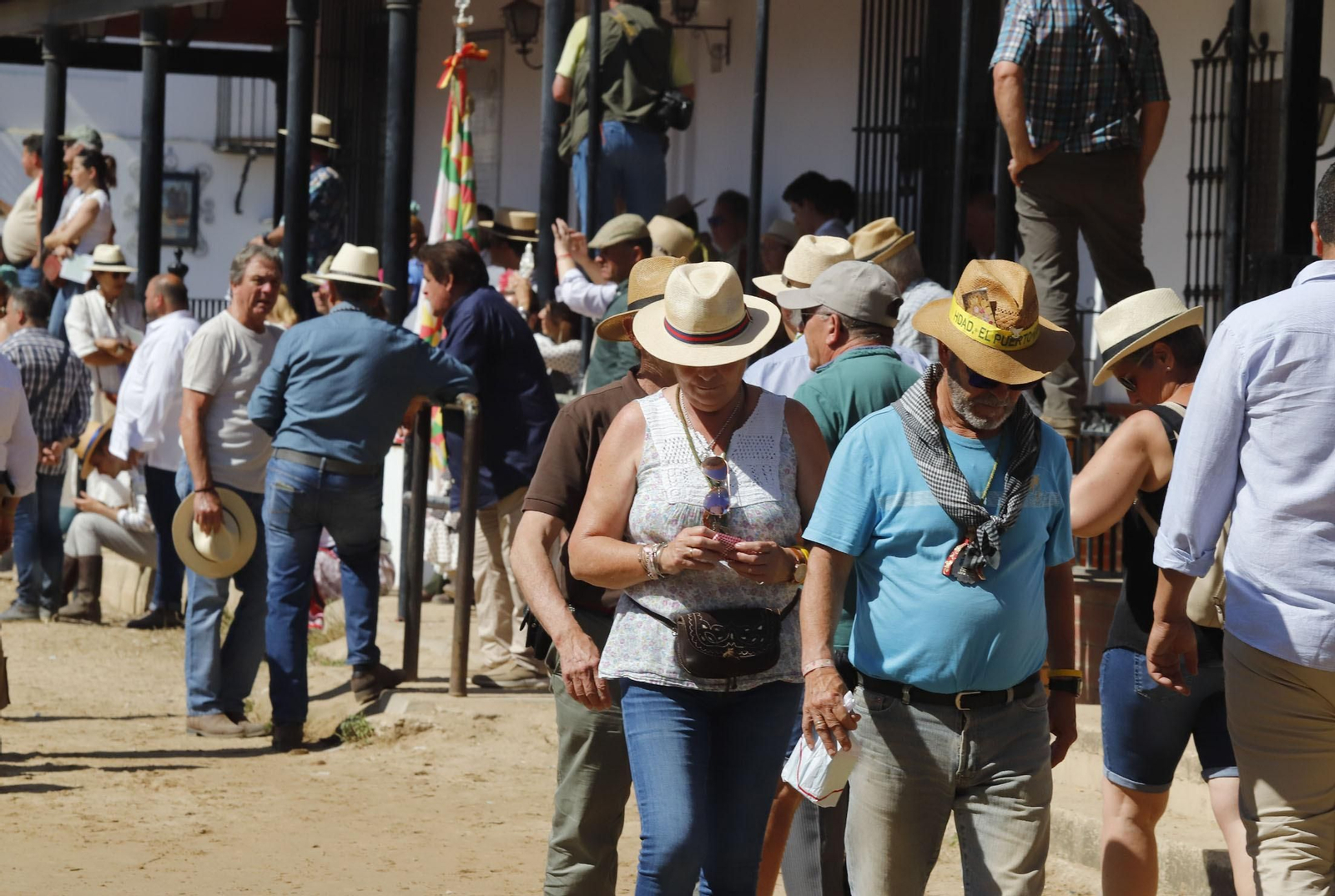 Ambiente en la aldea del Rocío en la jornada del sábado