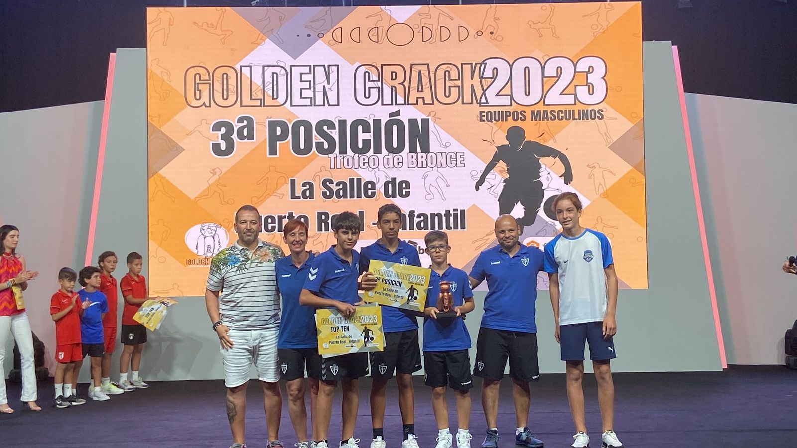 Representación de La Salle de Puerto Real en la recogida del premio.