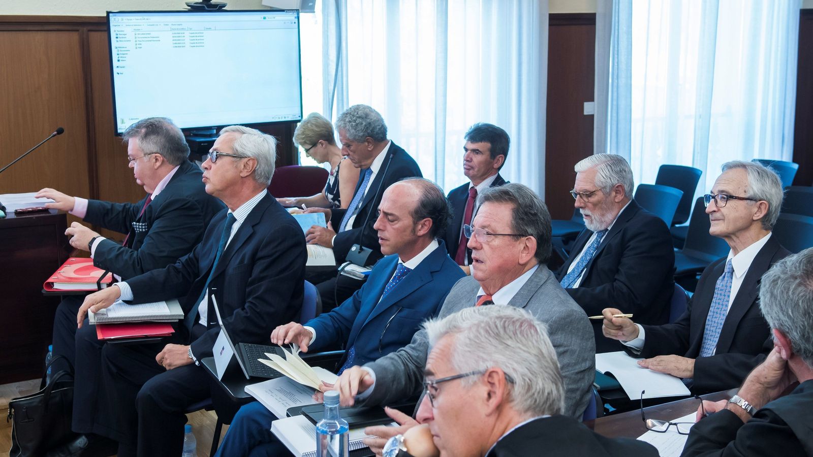 Una imagen de los nueve peritos en el juicio de los ERE.