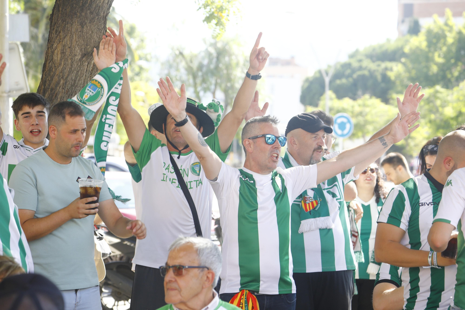 Las mejores fotos de la afición del Córdoba CF en la previa del partido ante el Barcelona Atlètic
