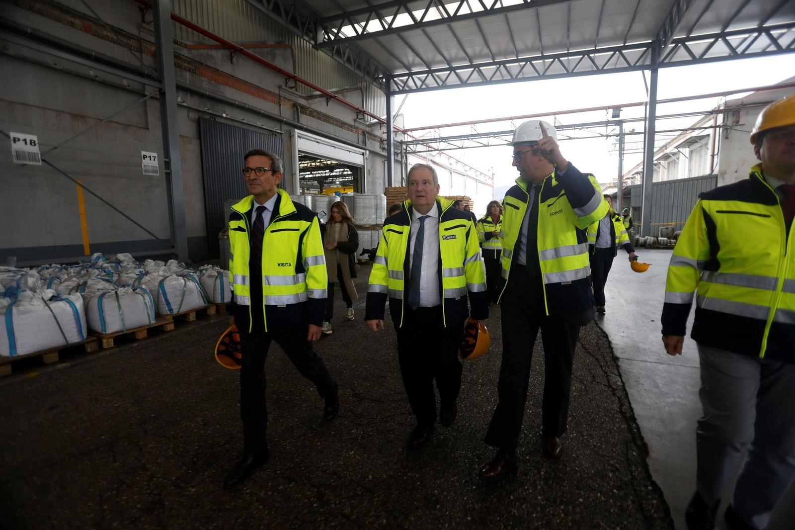 La visita del ministro de Industria a la fábrica de Cunext en Córdoba, en imágenes