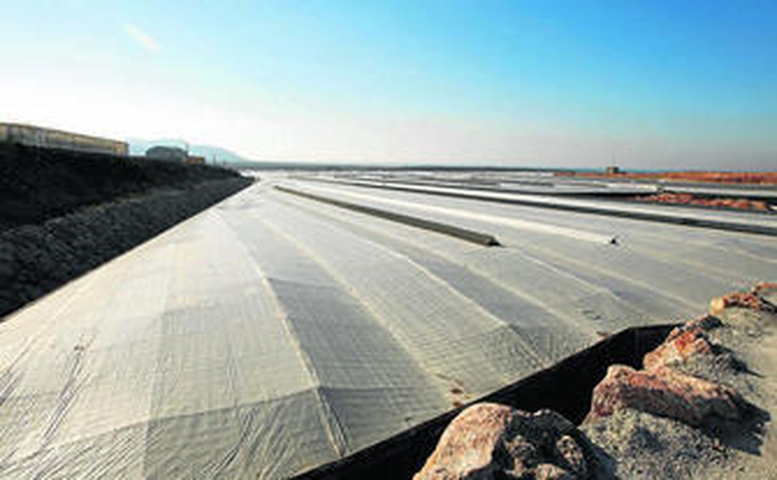 El macroinvernadero que ha construido Gavà Grup en El Barranquete (Níjar) es el más grande de la provincia, con 32 hectáreas sobre una parcela de 40.