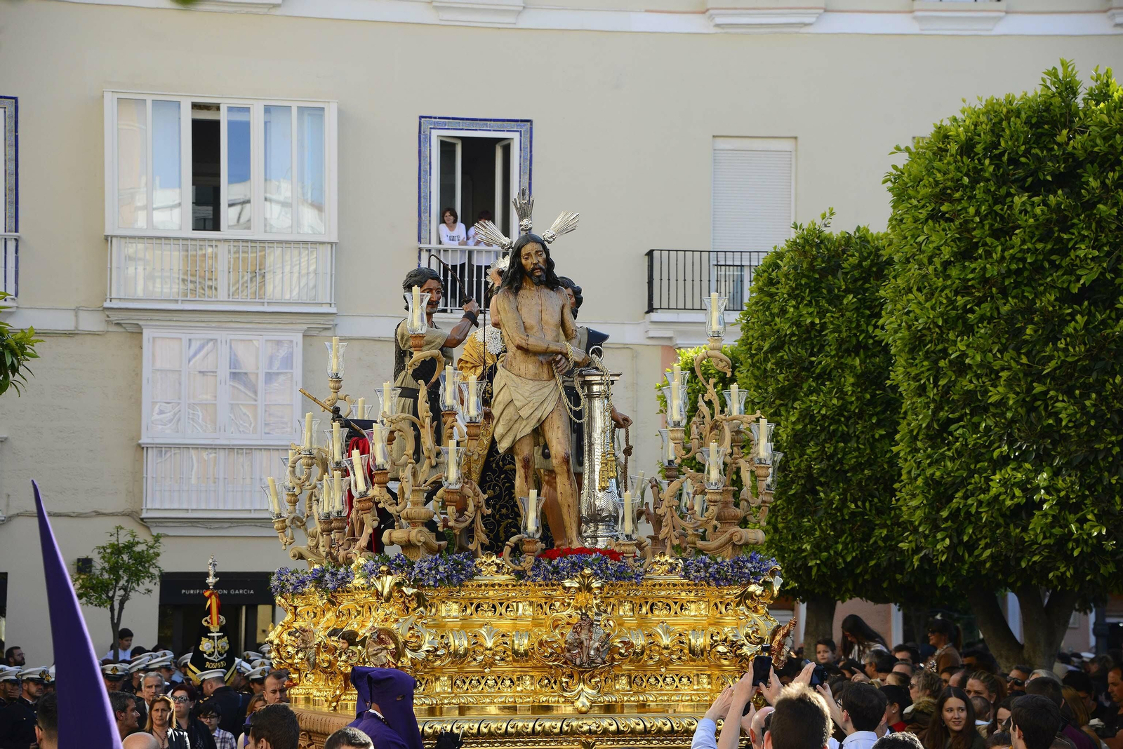 Salida procesional de la hermandad de Columna