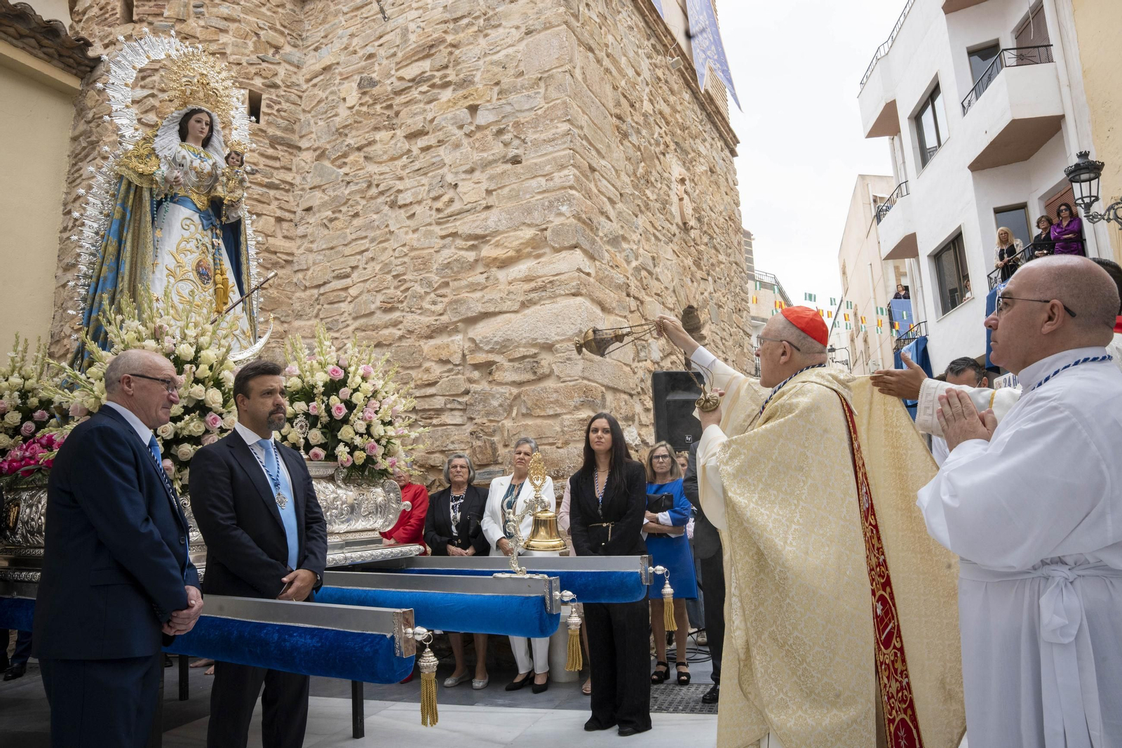 Las imágenes de la misa y procesión en Macael por las fiestas en honor a Nuestra Señora del Rosario
