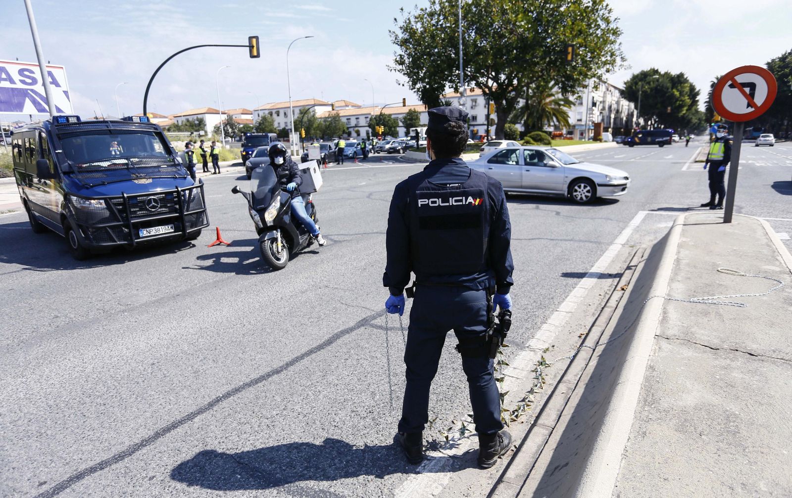 Coronavirus: Controles en las carreteras de Málaga, en fotos