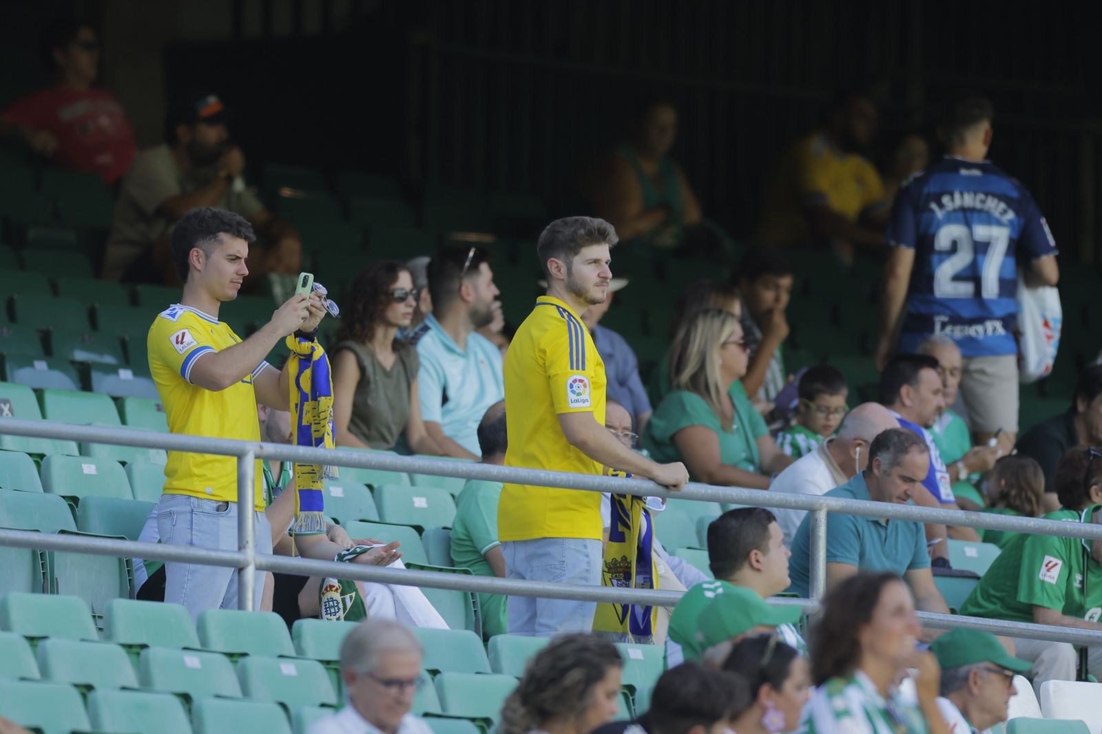 Búscate en las fotos del Betis-Cádiz