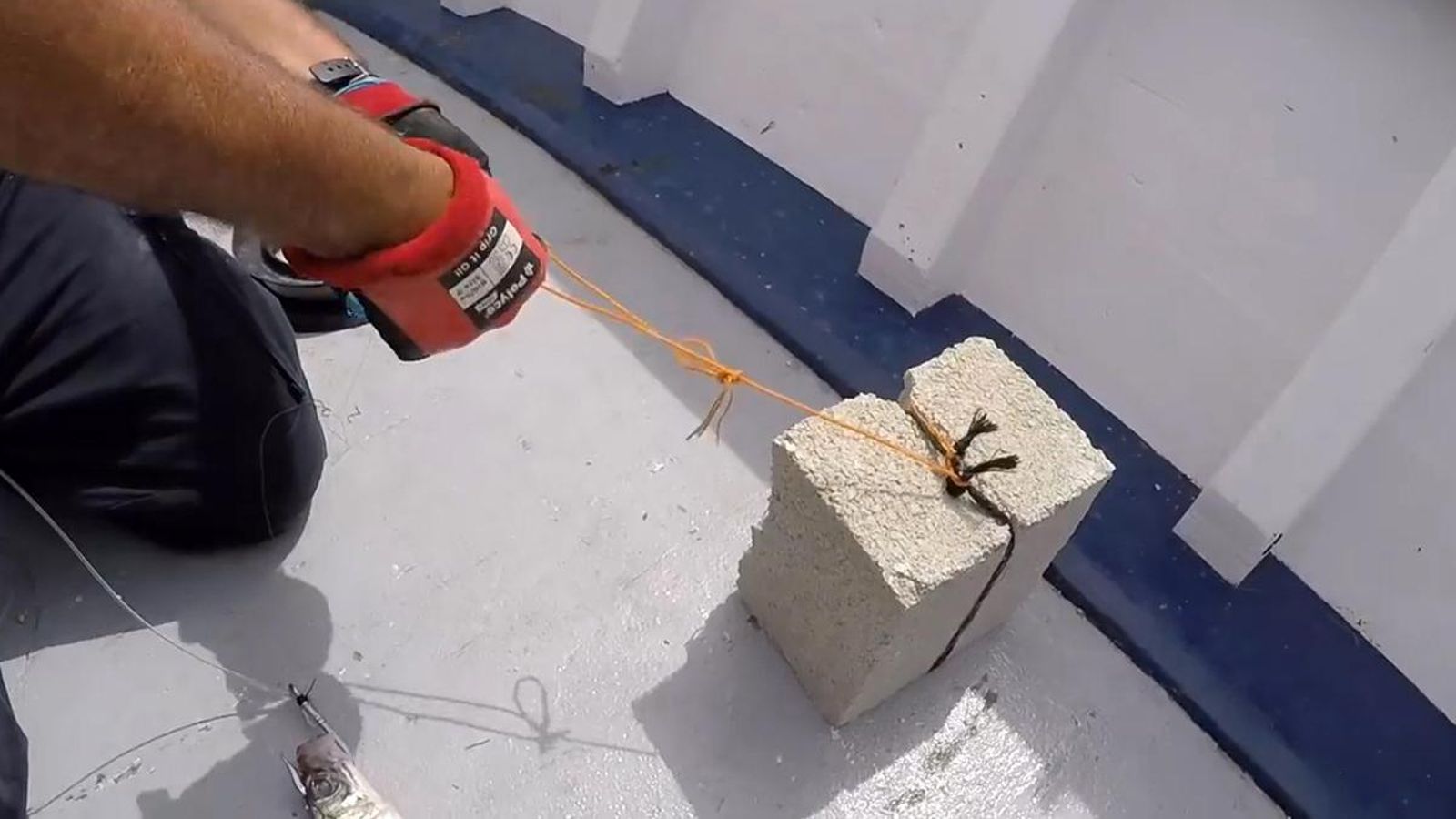 La técnica a la piedra procede de los pescadores marroquíes para capturar grandes ejemplares a mucha profundidad