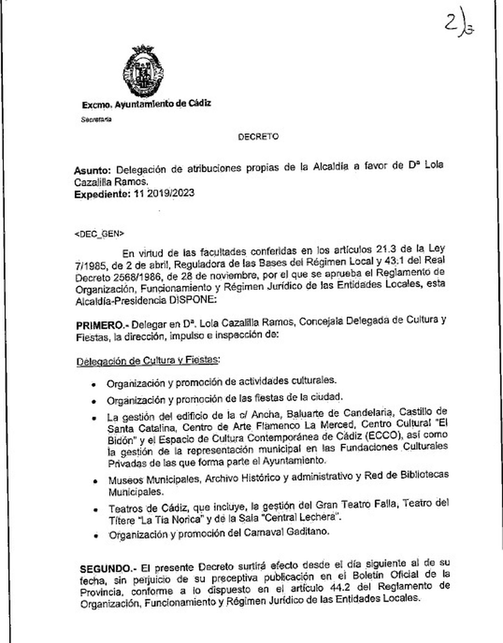 Decreto del alcalde con las atribuciones de la concejal Lola Cazalilla