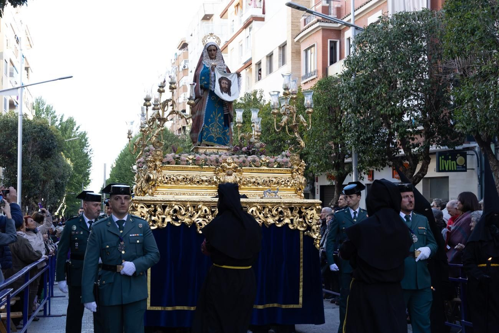 Los jiennenses acuden un año más al encuentro de Nuestro Padre Jesús