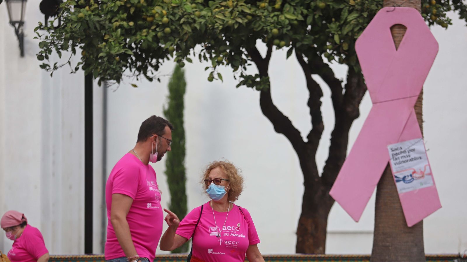 Fotos de la celebración del Día Mundial Contra el Cáncer de Mama en Algeciras