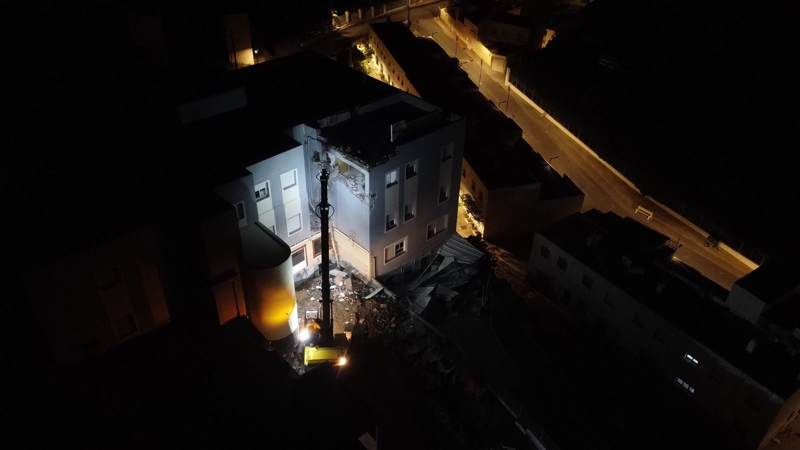 Los trabajos se hicieron de madrugada y con urgencia.