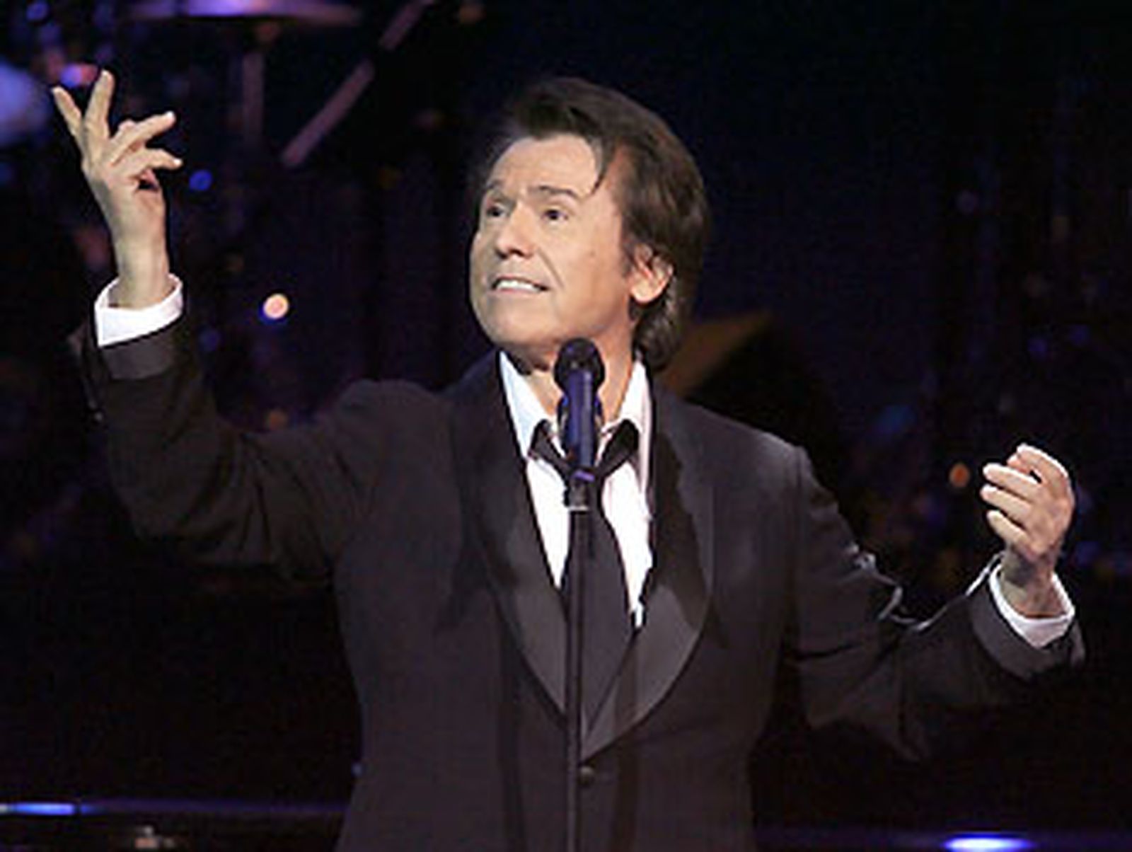 Raphael actuará en el Teatro Cervantes en octubre