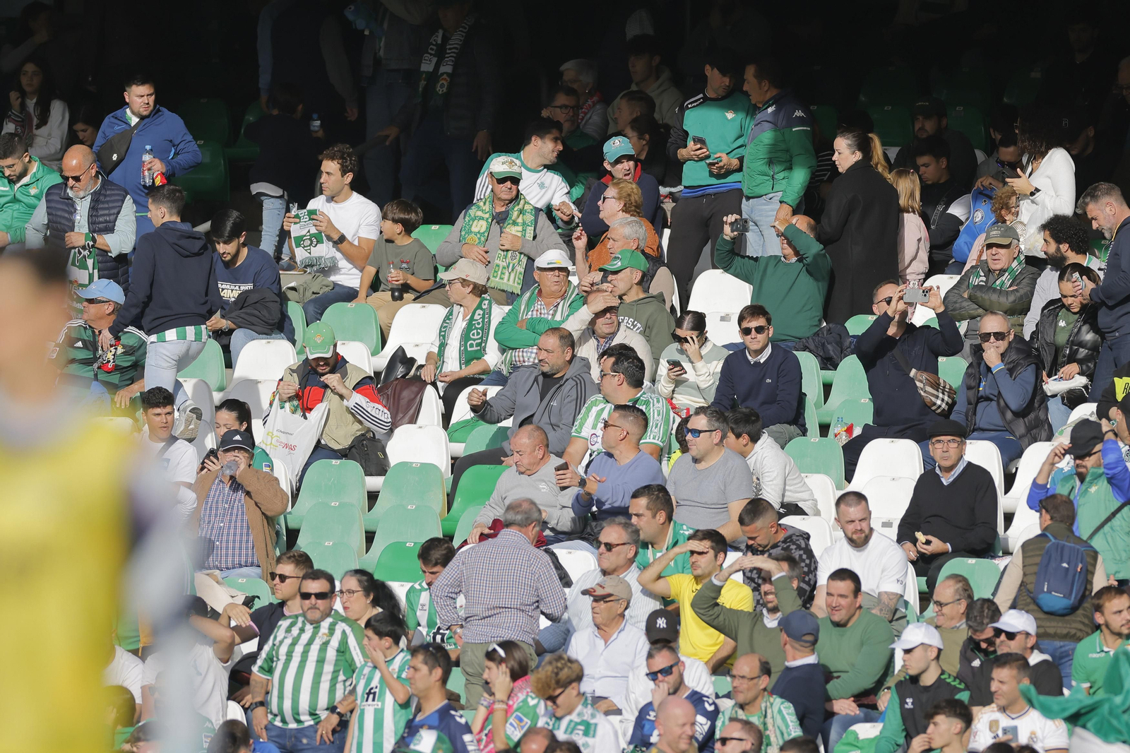 Búscate en las fotos del Betis-Real Madrid