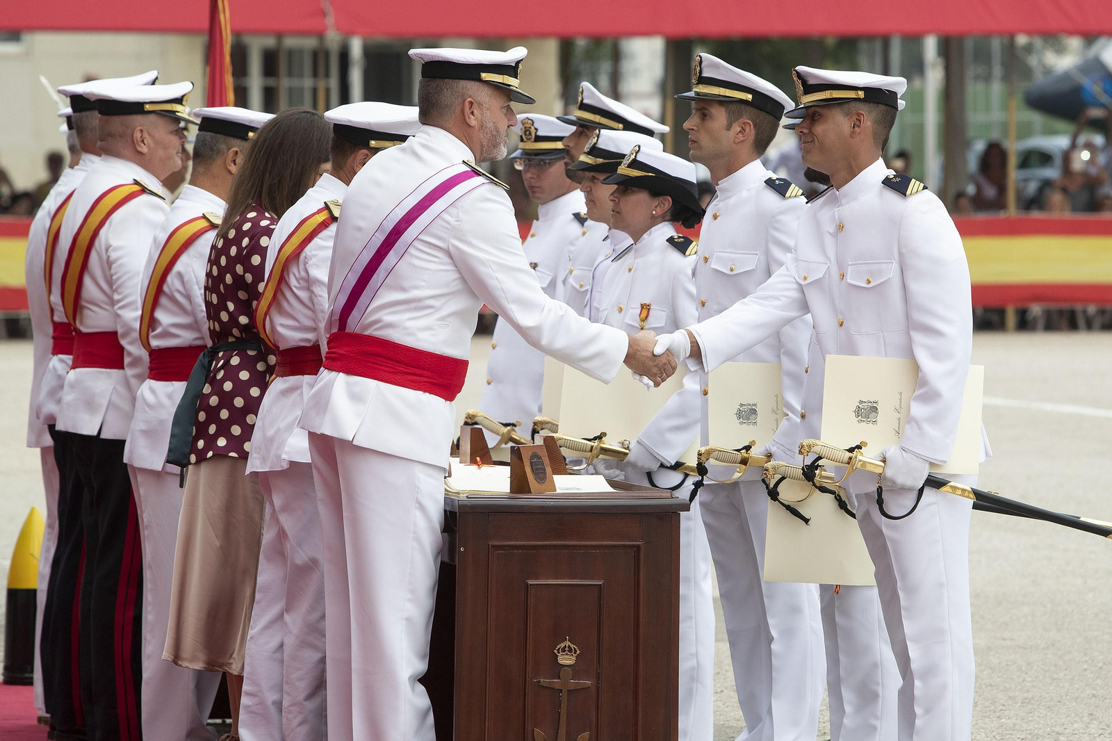 Las imágenes de la entrega de despachos en la Escuela de Suboficiales de la Armada