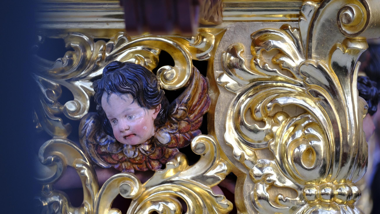 Estudiantes en la Semana Santa de Almería 2025